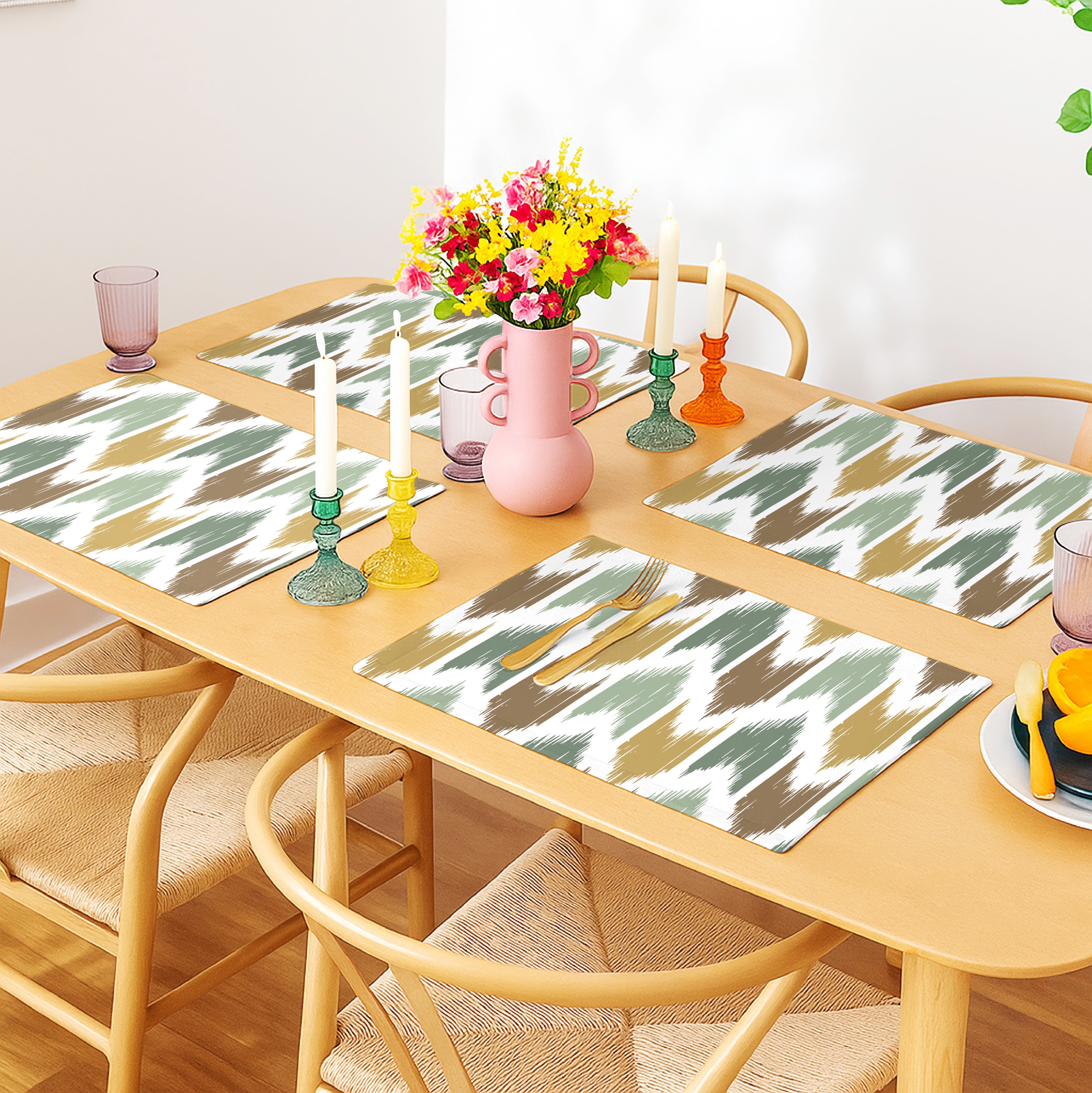 QUINN KHAKI REVERSIBLE PLACEMATS