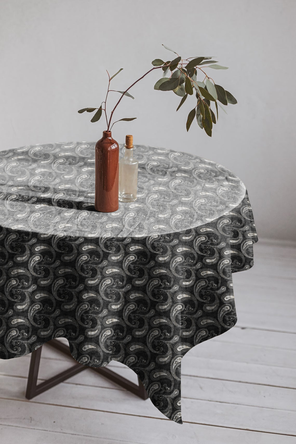 JODHPUR PAISLEY BLACK TABLE CLOTH