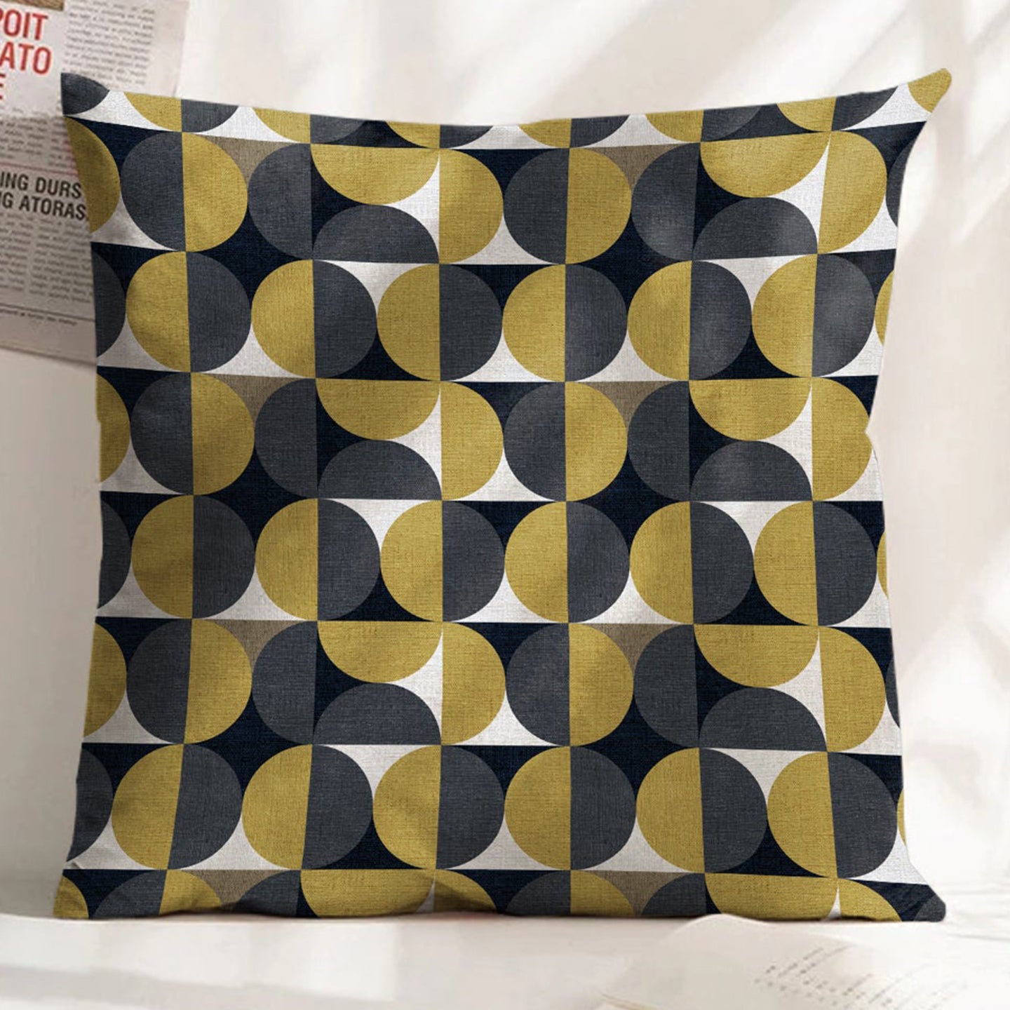 ILLUSION CIRCLE DIGITAL PRINTED CUSHION COVER YELLOW/BLACK (Pack of 2)