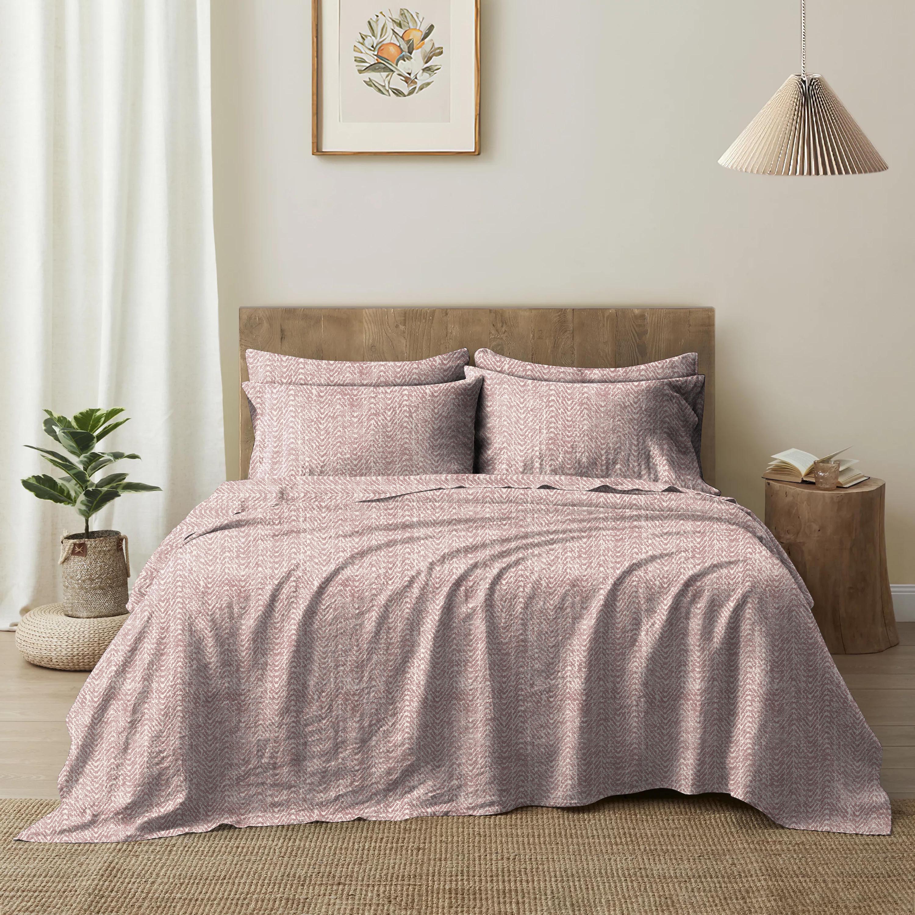 Casableu Microfiber Turin Baby Pink Bedcover for Double Bed with 2 Pillow Covers King Size (104" X 90")