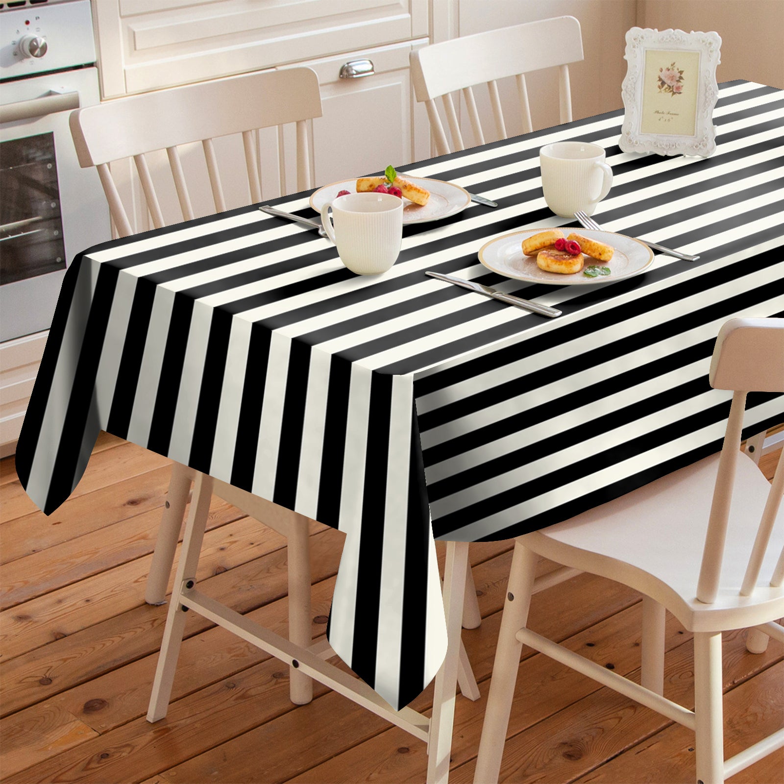 SPRING GALLERY BIG STRIPE BLACK Table Cloth