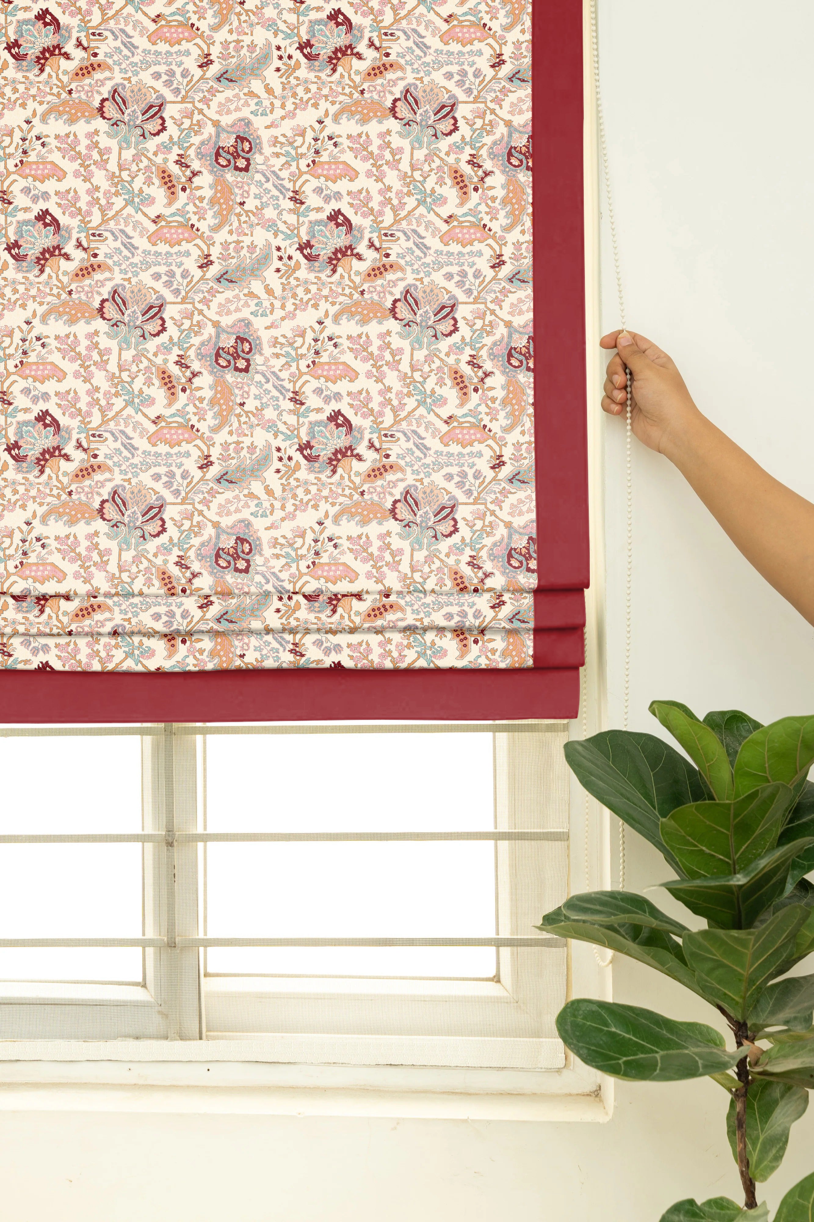 MAGMA RED READY MADE ROMAN BLIND