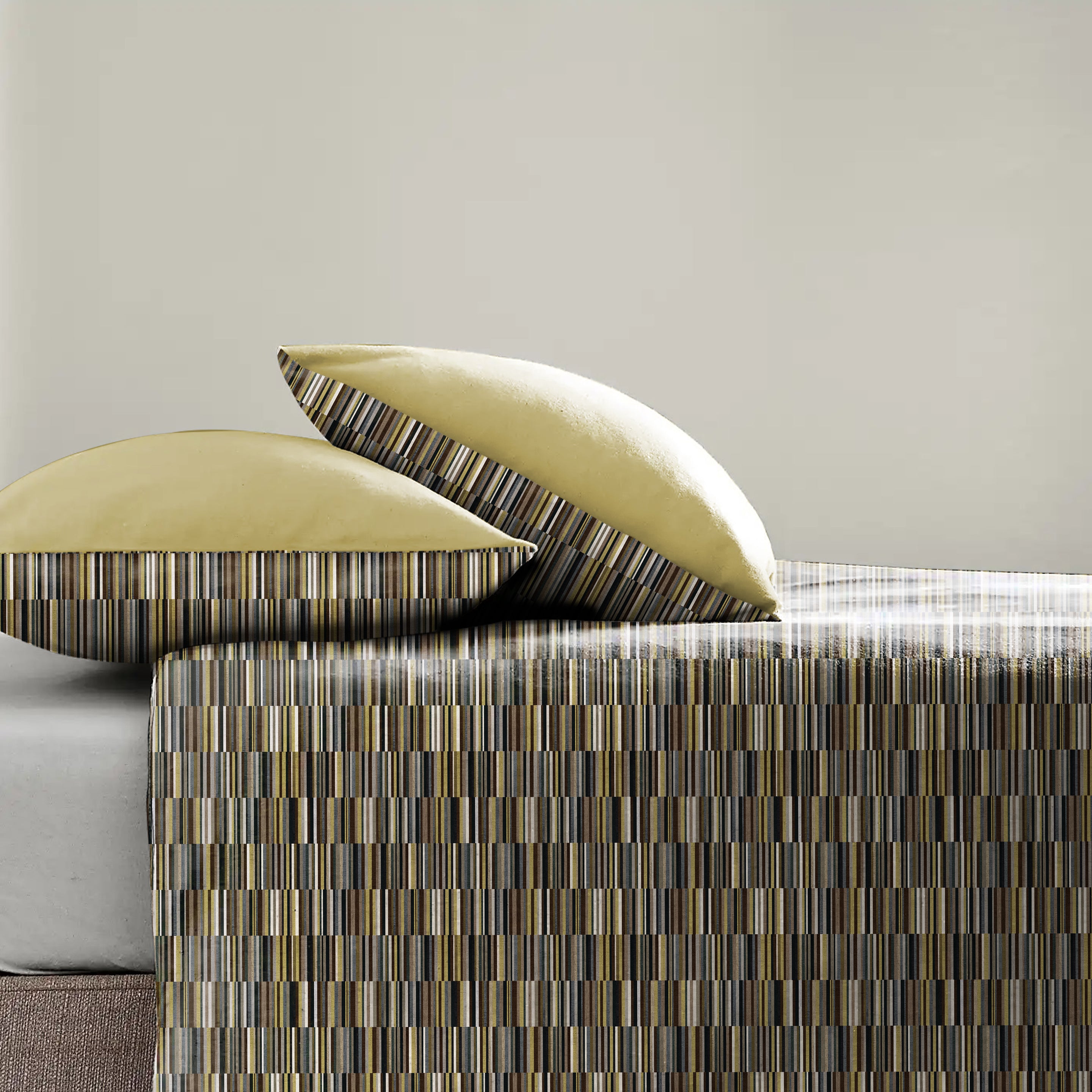 Illusion Dash Bedsheet for Double Bed with 2 PillowCovers King Size (104" X 90") Coffee/Grey