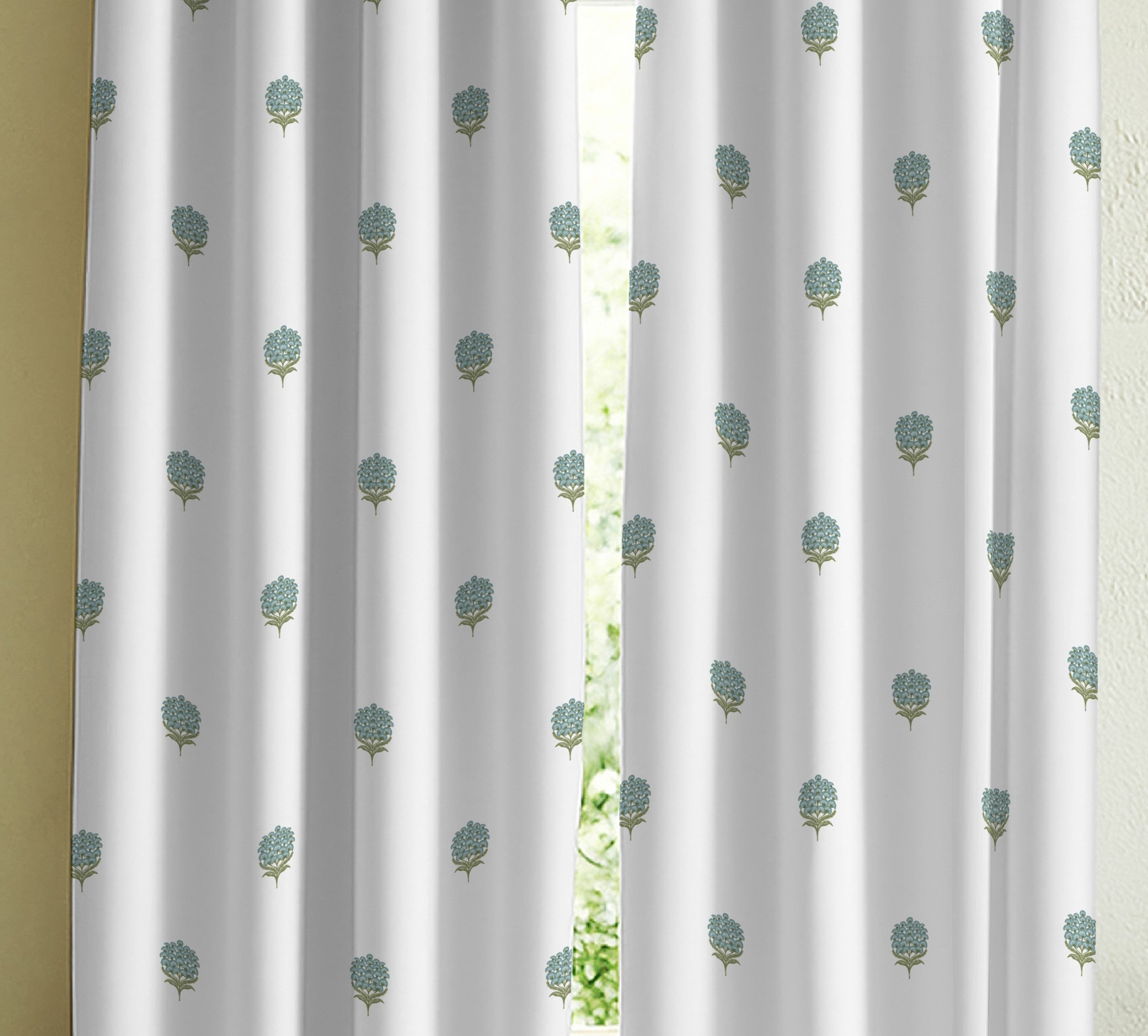 POKHARA MATTY GREEN PRINTED ROOM DARKENER/100% BLACKOUT CURTAIN