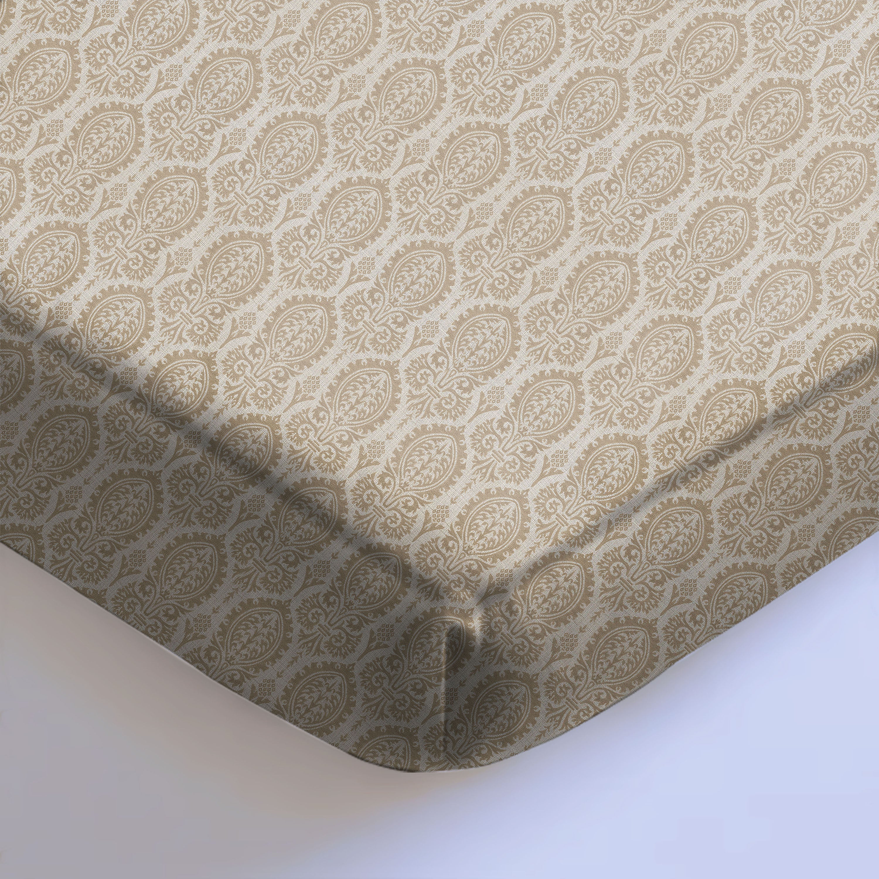 Manchester Donkey Brown Bedcover for Double Bed with 2 Pillow Covers King Size (104" X 90")
