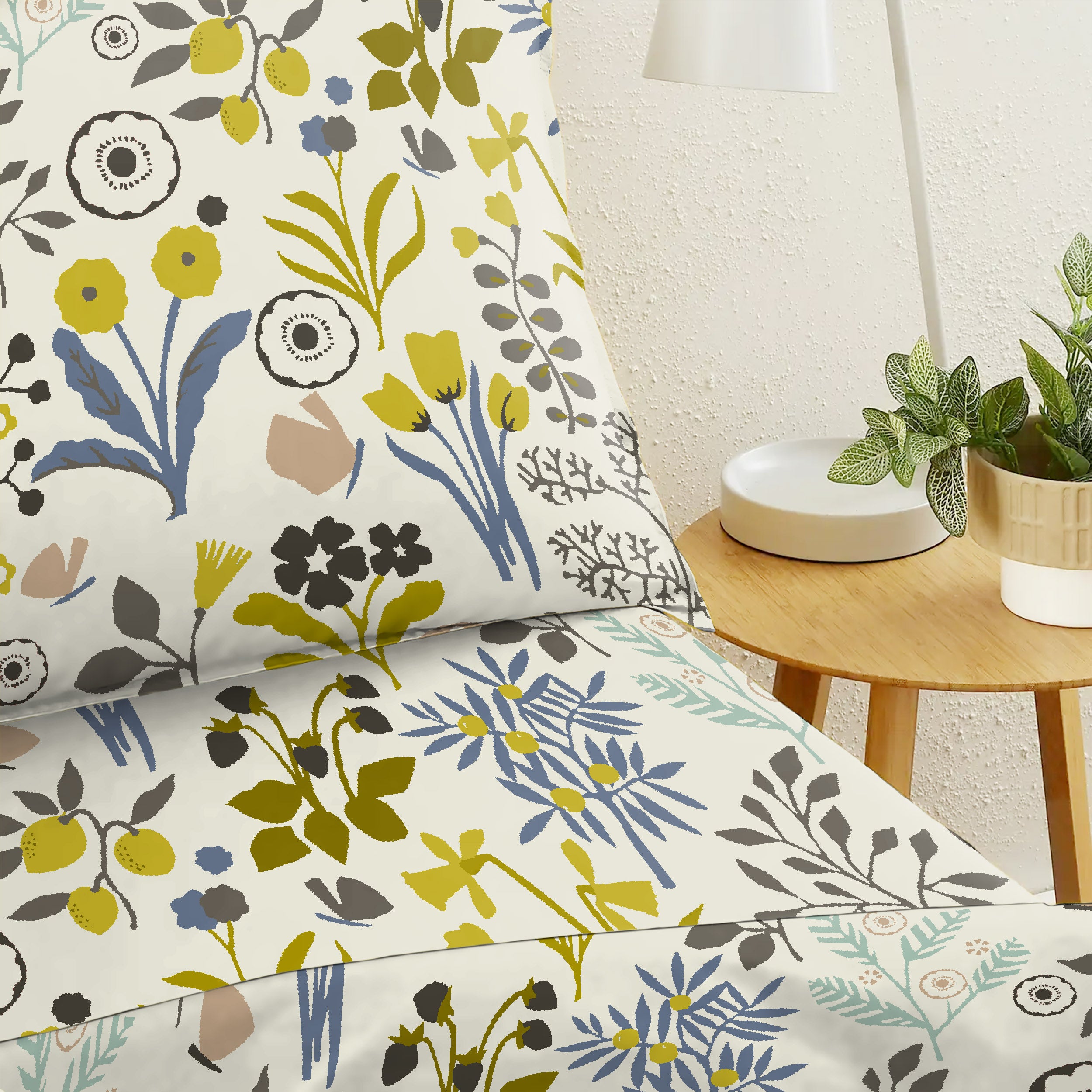 COCO LIME BEDSHEET FOR DOUBLE BED WITH 2 PILLOWCOVERS KING SIZE (104" X 90")