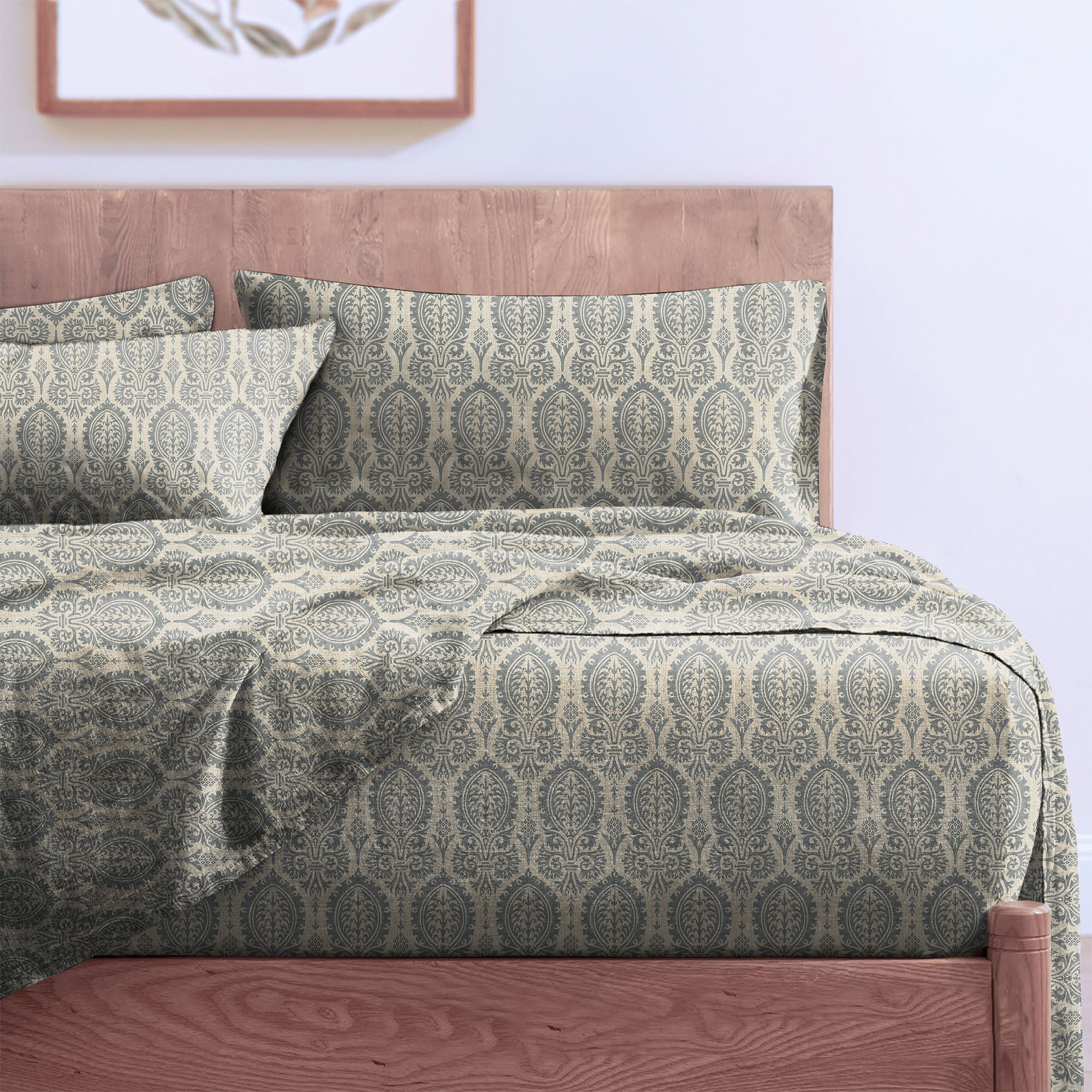 Mancheste Medium Grey Bedcover for Double Bed with 2 Pillow Covers King Size (104" X 90")