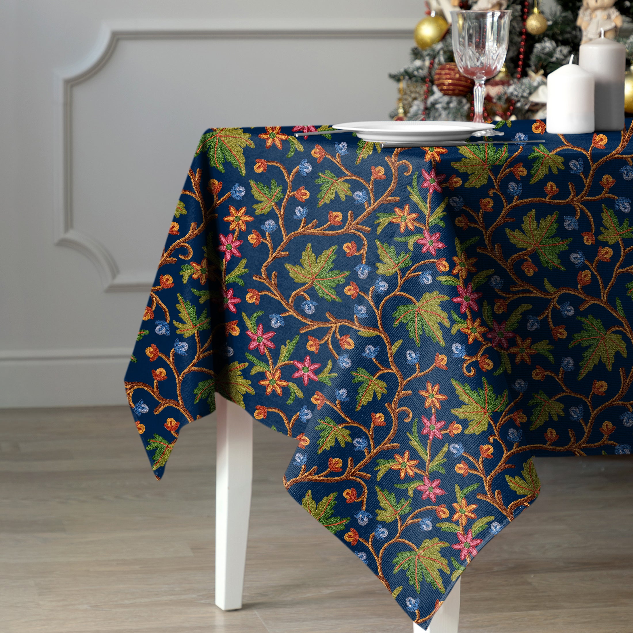VAROSKI KASHMIRI NAVY 6 SEATER TABLE CLOTH