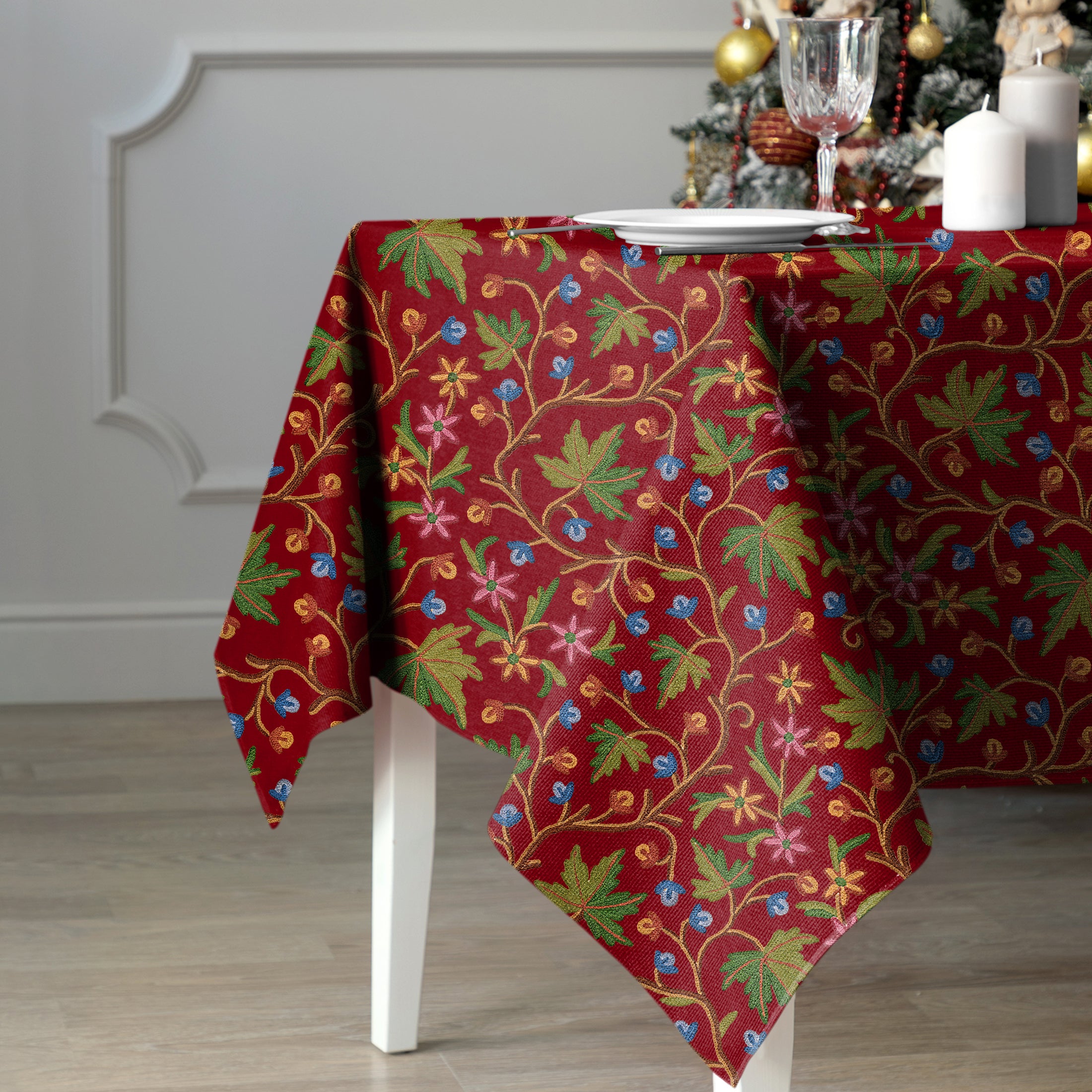 VAROSKI KASHMIRI RED TABLE CLOTH