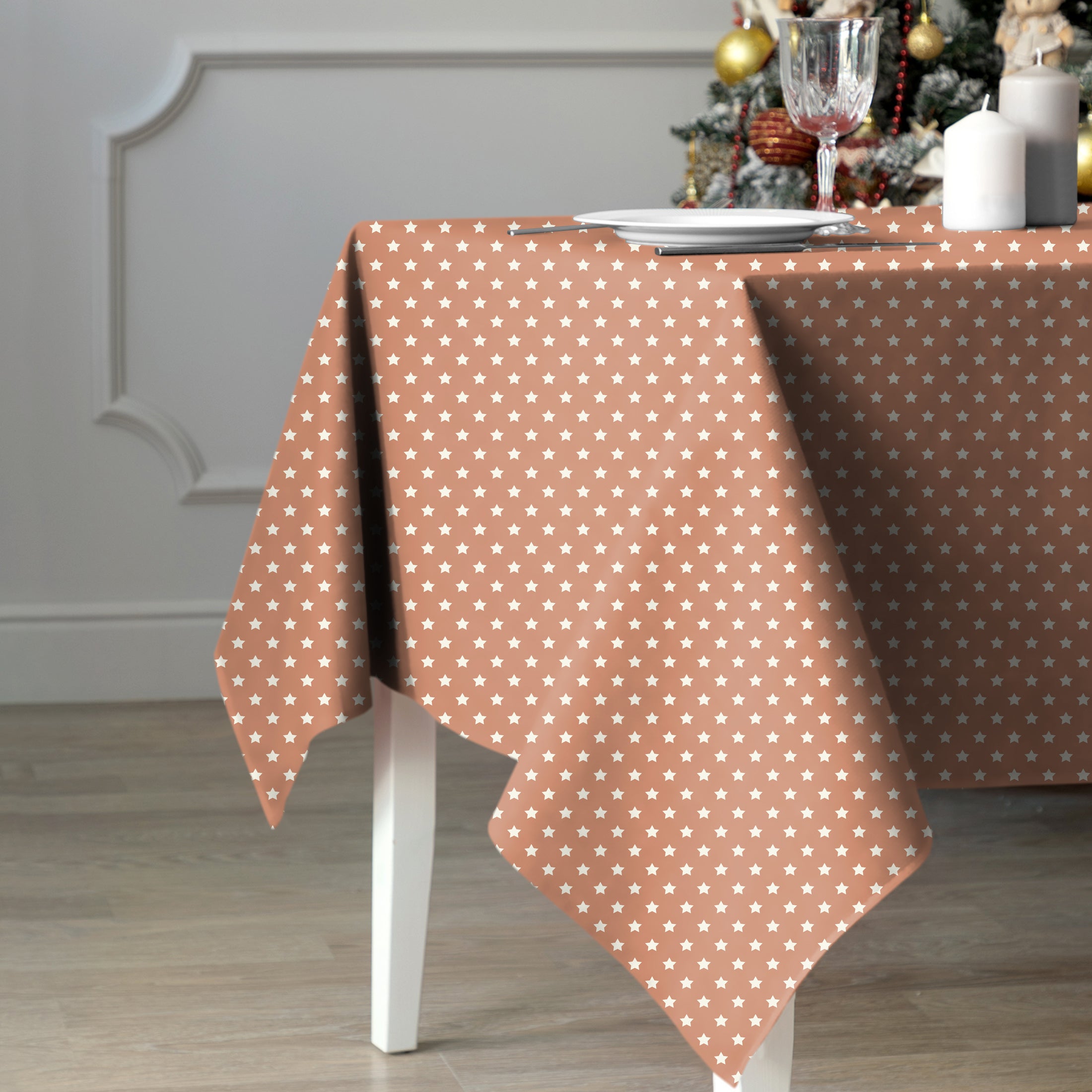 SPRING GALLERY STAR Reddish Orange 6 Seater Table Cloth