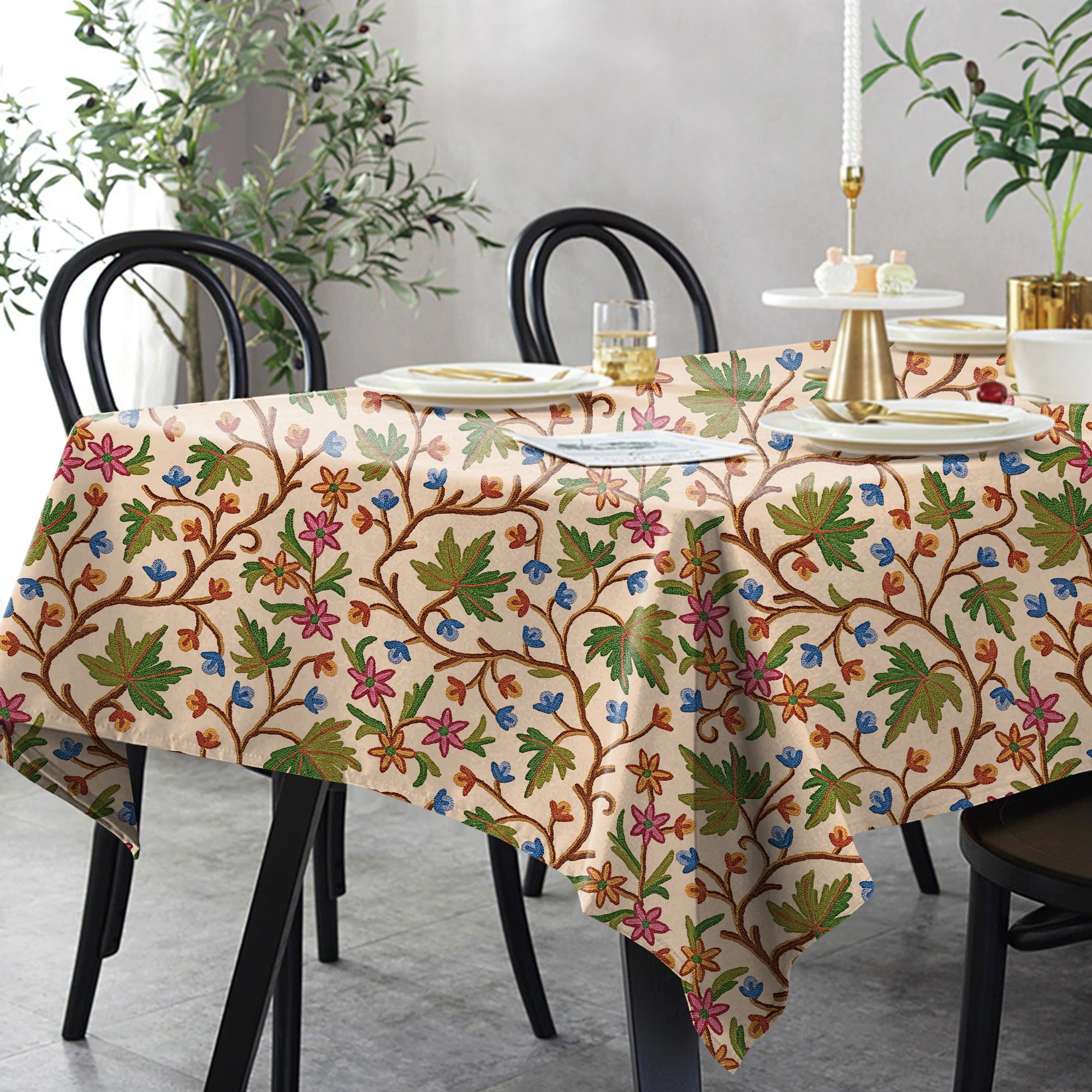 VAROSKI KASHMIRI SPANISH WHITE TABLE CLOTH