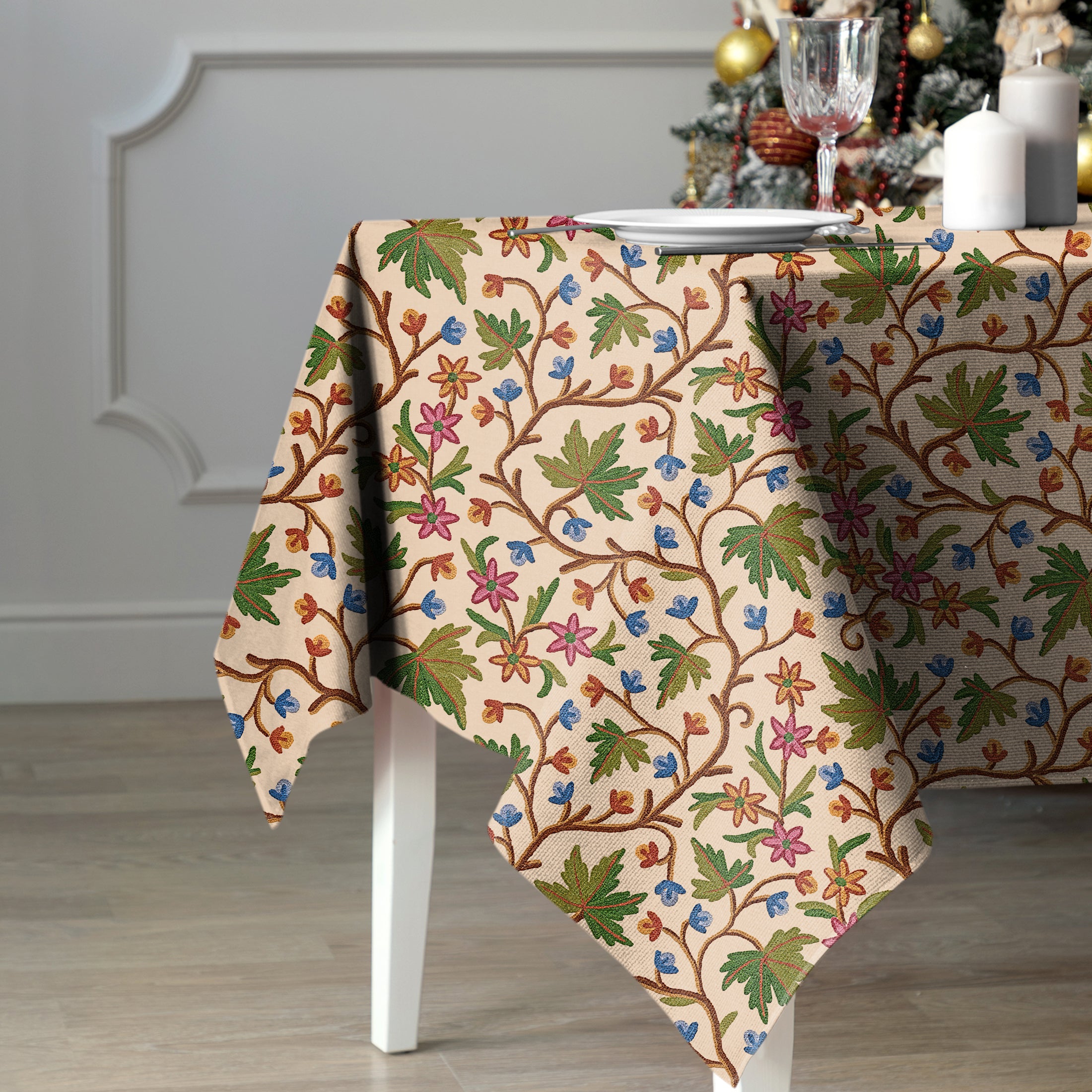 VAROSKI KASHMIRI SPANISH WHITE TABLE CLOTH