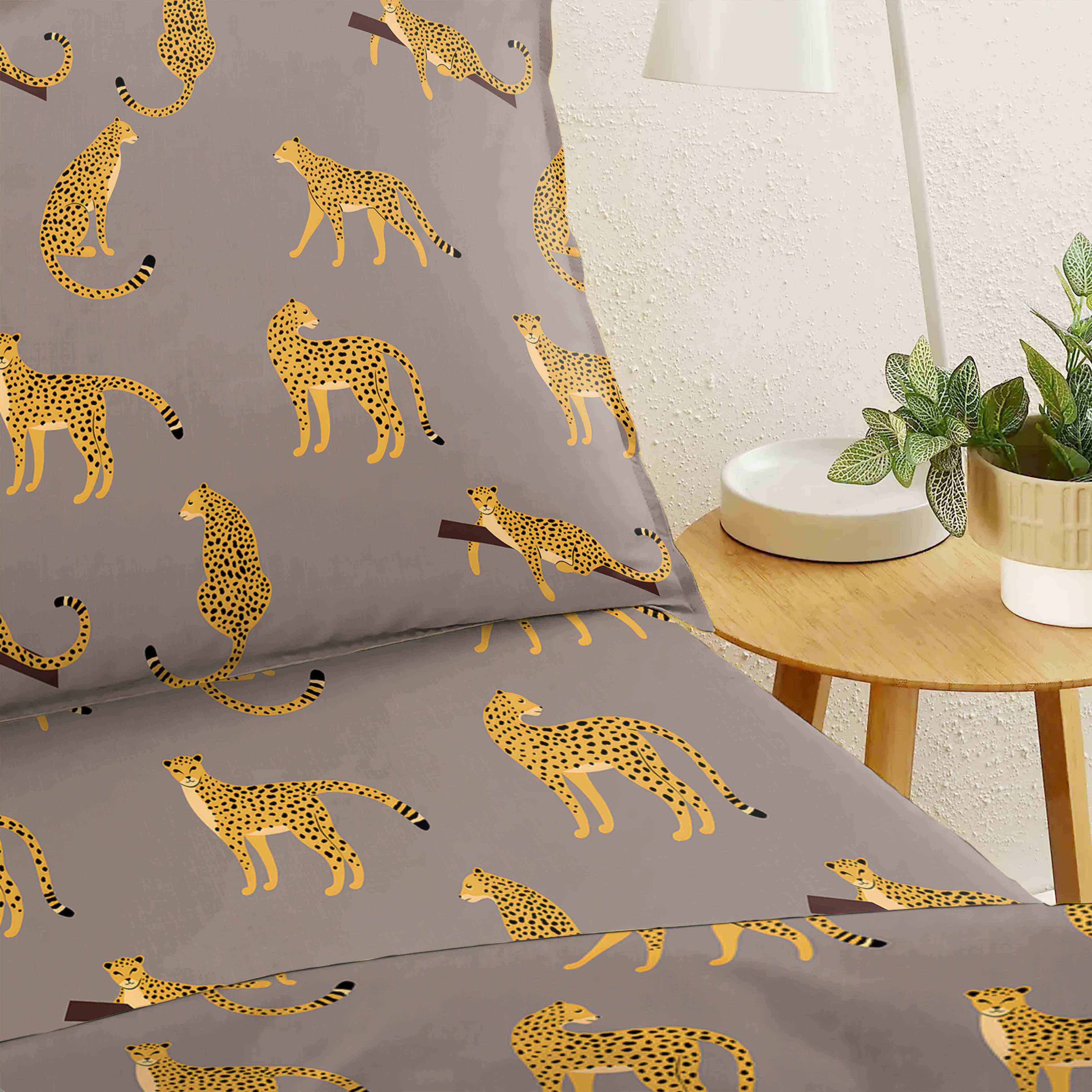 Leopard Stone Wall Bedcover for Single Bed with Pillow Covers King Size (60" X 90")