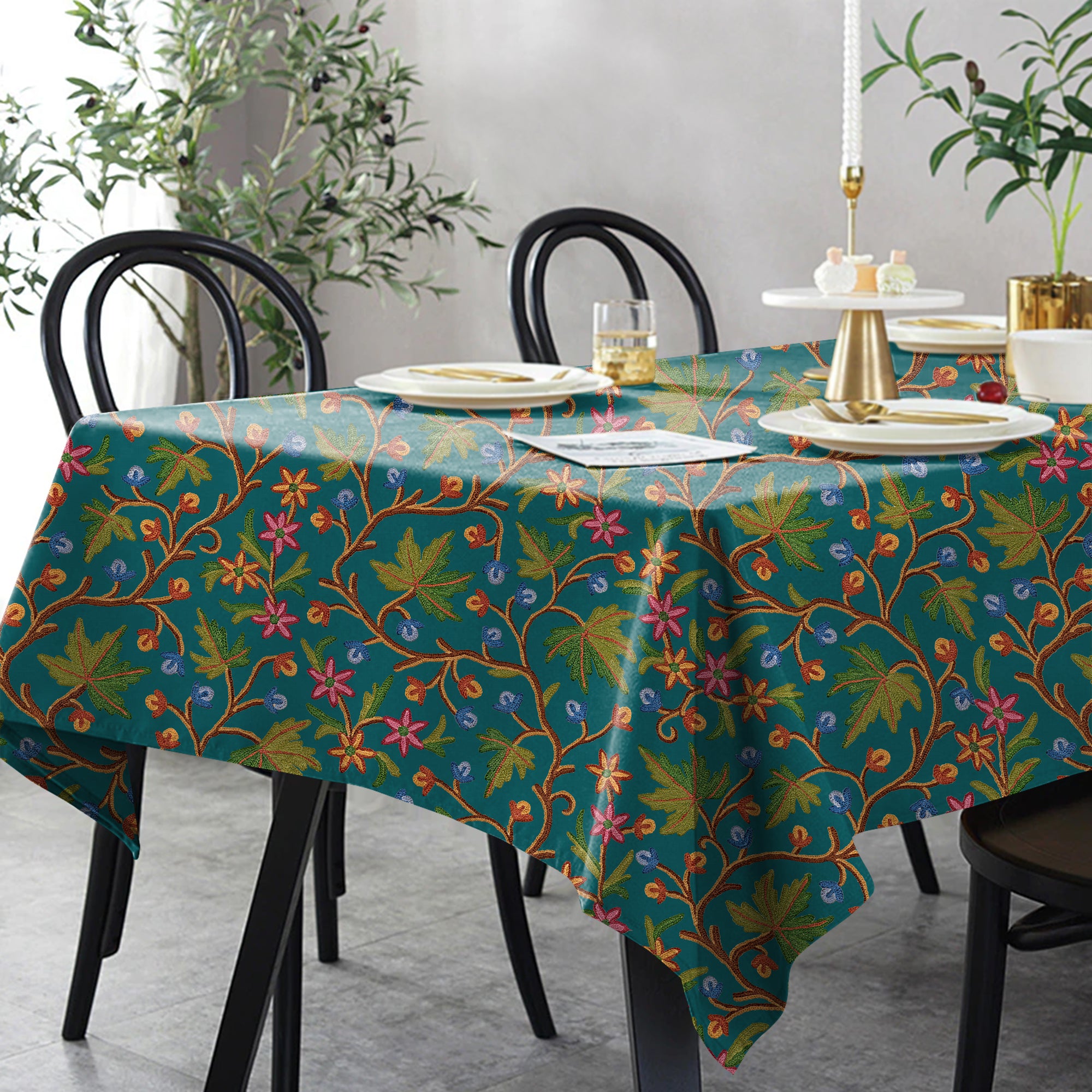 VAROSKI KASHMIRI TEAL TABLE CLOTH