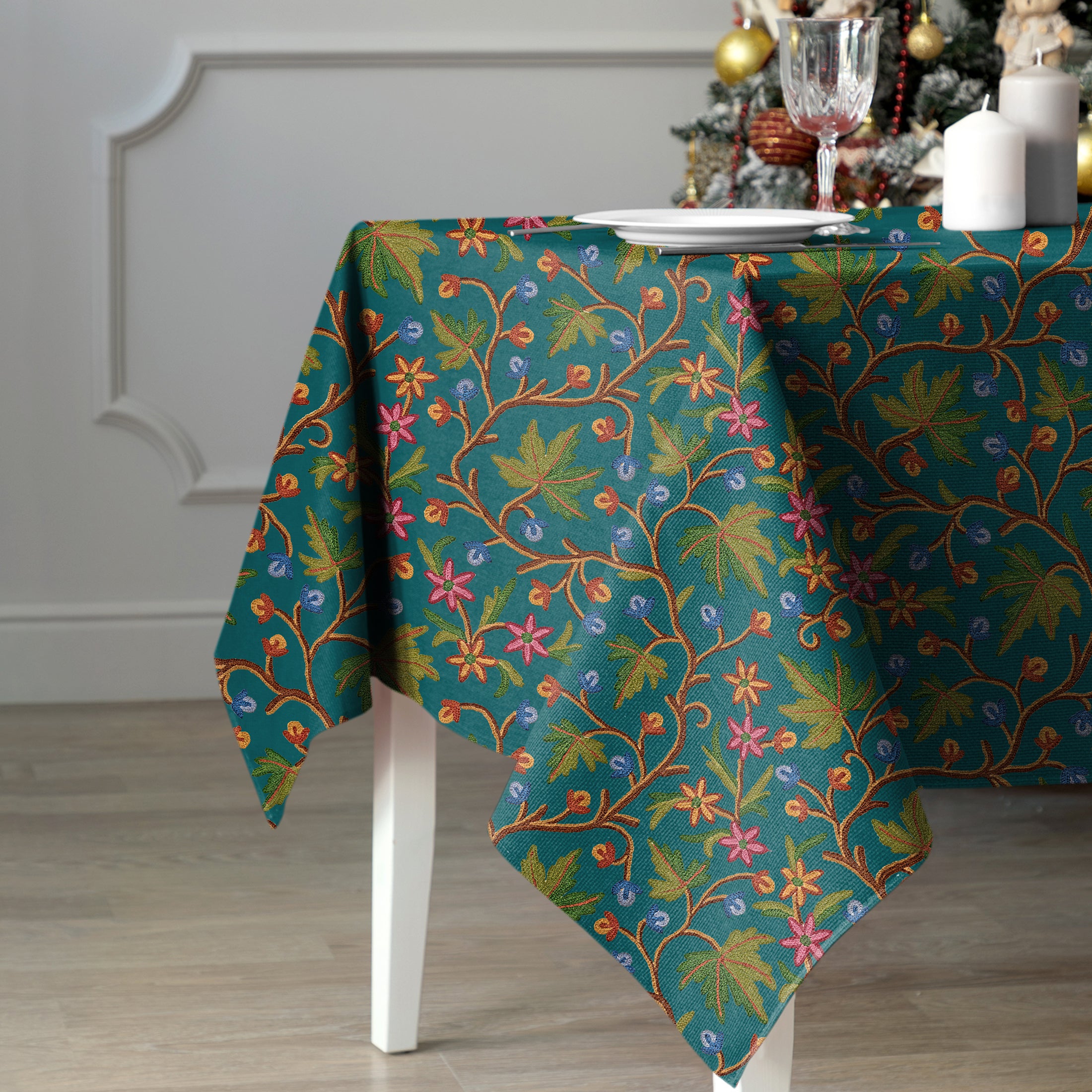 VAROSKI KASHMIRI TEAL TABLE CLOTH