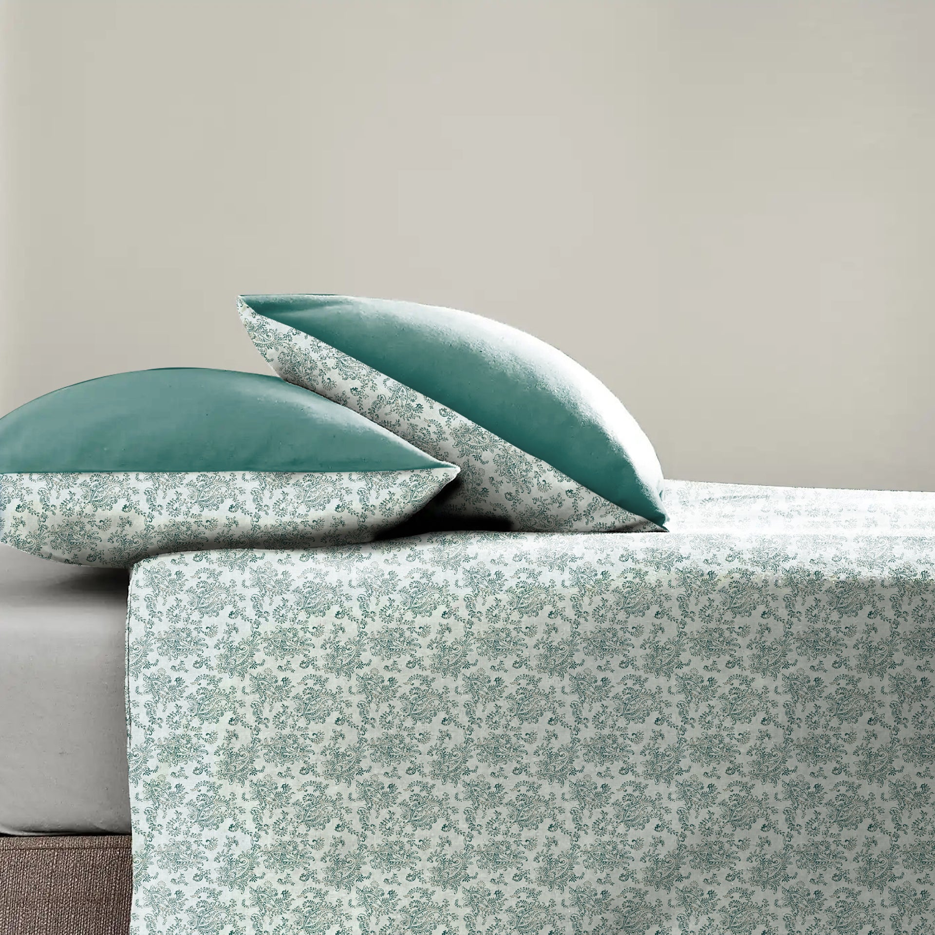 Jodhpur Flowers Bedsheet for Double Bed with 2 PillowCovers King Size (104" X 90") White And Teal