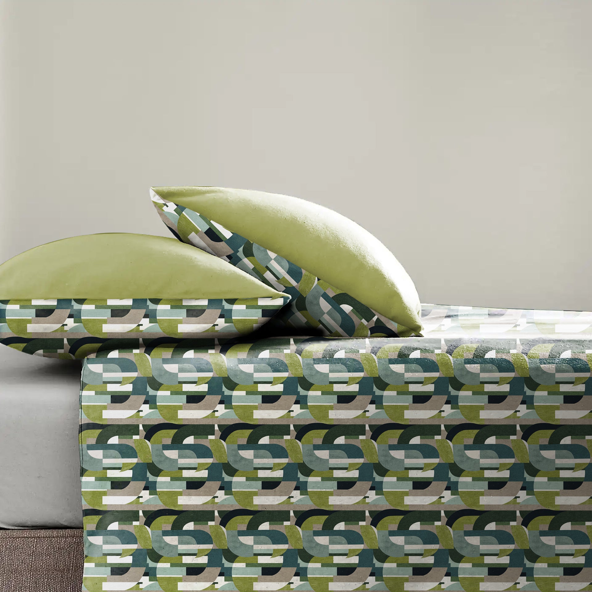 Illusion Curves Bedsheet for Double Bed with 2 PillowCovers King Size (104" X 90") Teal/Olive