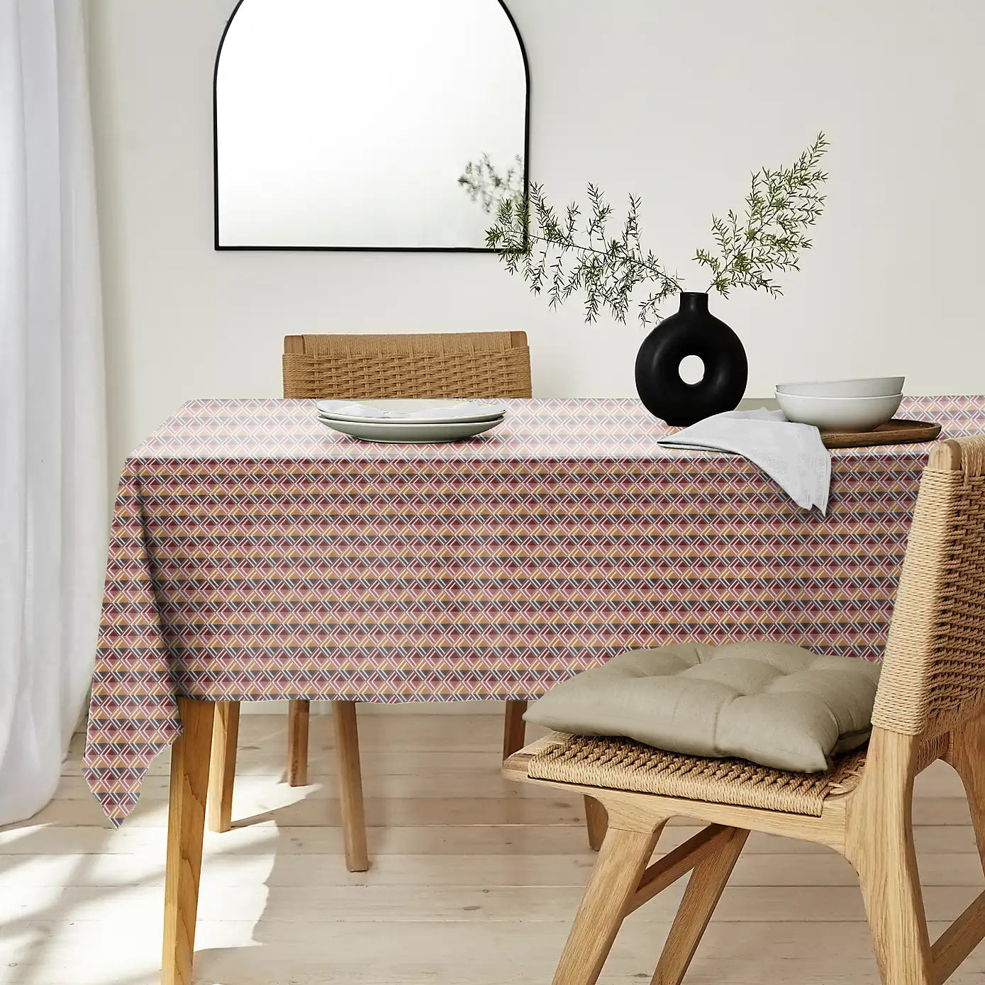 ILLUSION MULTI CAMEL/BLACK TABLE CLOTH