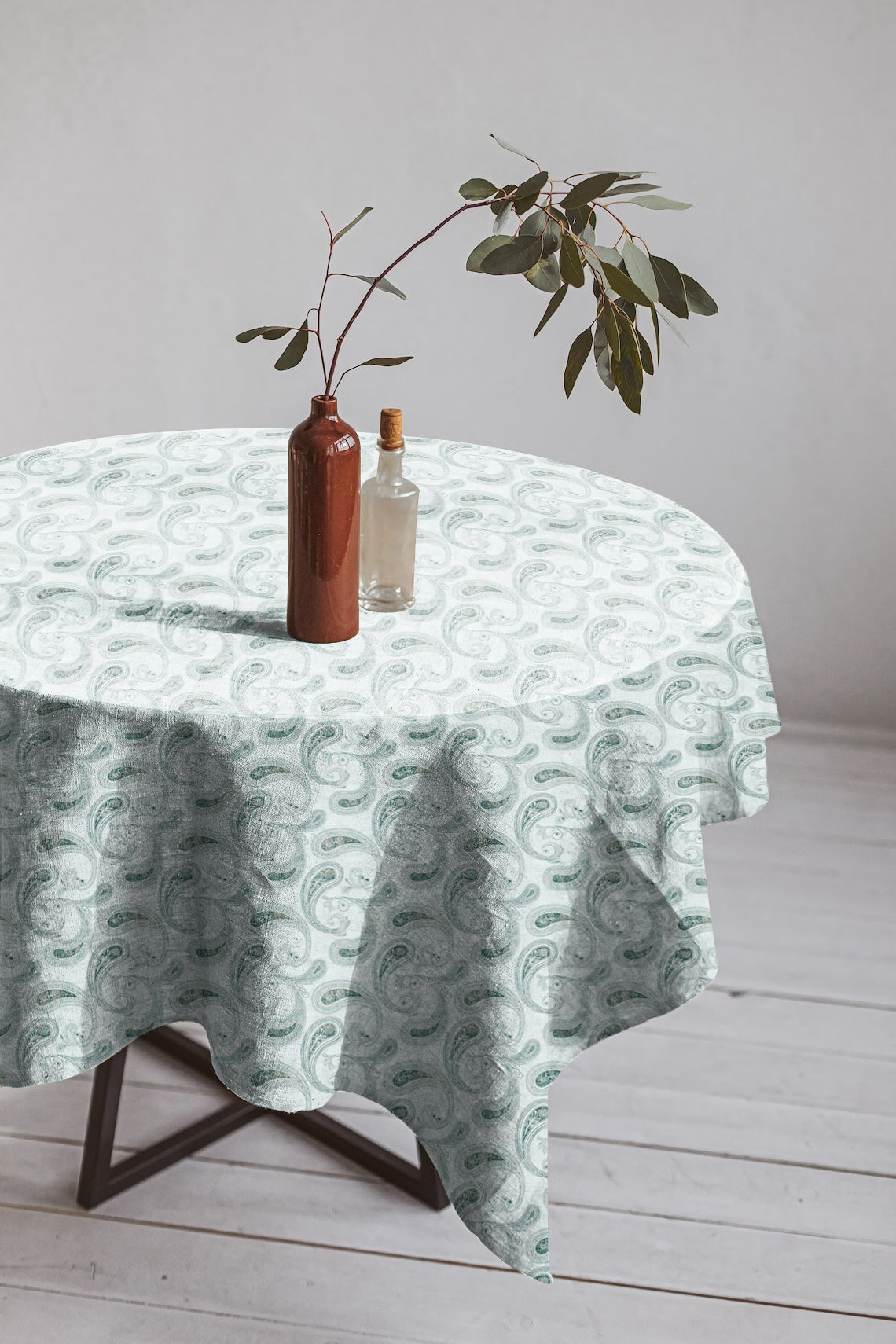 JODHPUR PAISLEY WHITE/BLUE TABLE CLOTH