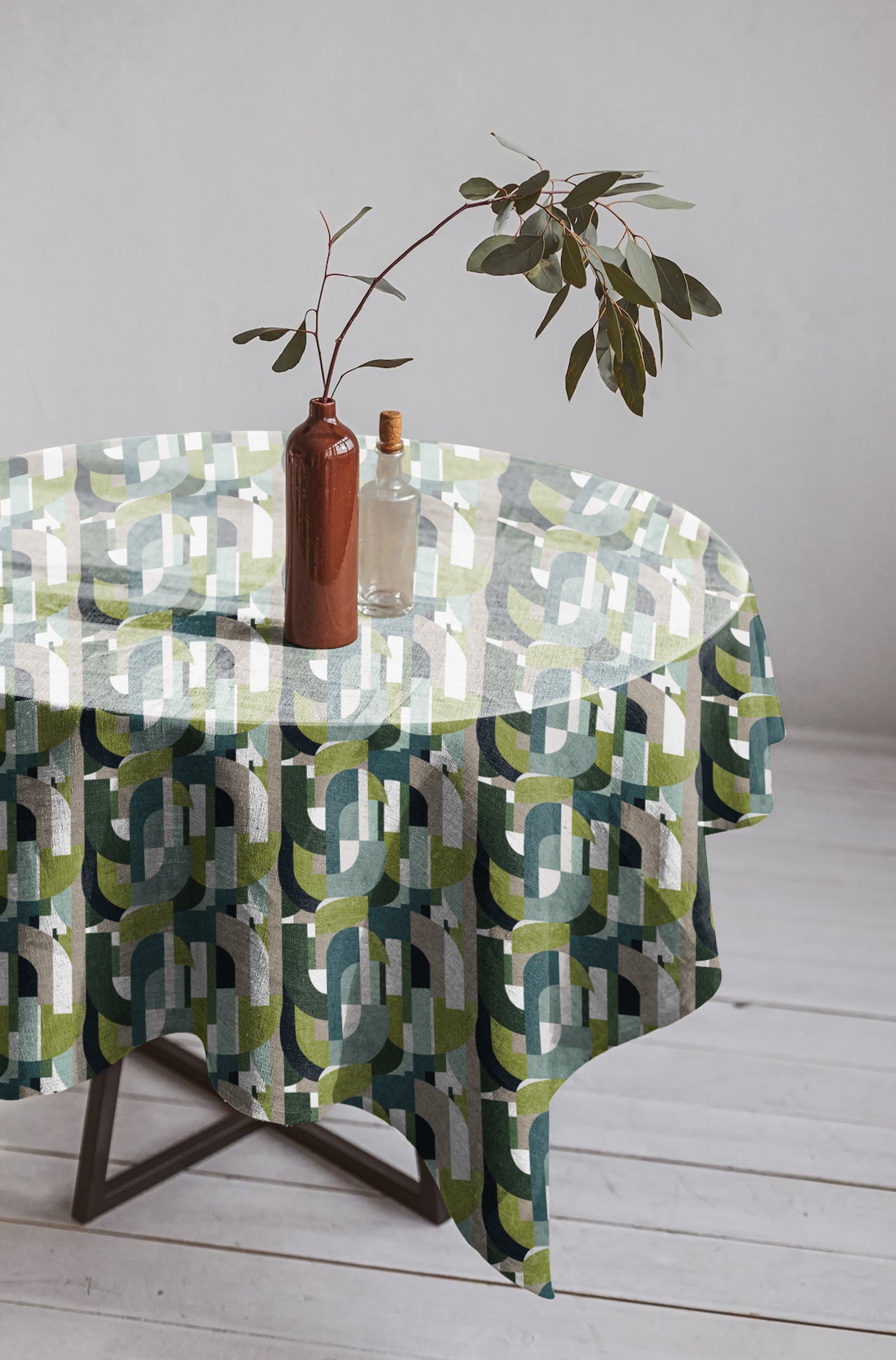 ILLUSION CURVES TEAL/OLIVE TABLE CLOTH