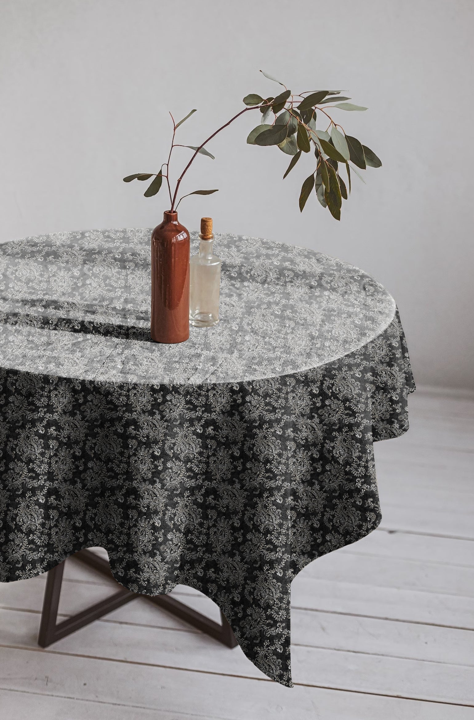 JODHPUR FLOWER BLACK TABLE CLOTH
