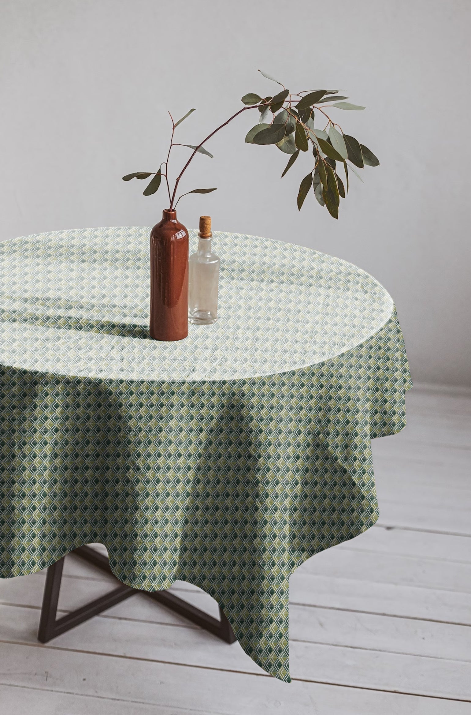 ILLUSION MULTI OLIVE/GREEN TABLE CLOTH