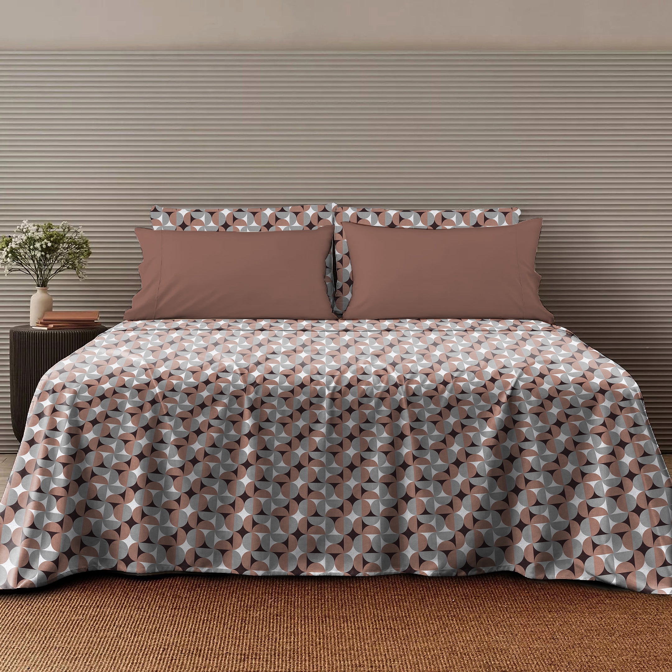 Illusion Circle Bedsheet for Double Bed with 2 PillowCovers King Size (104" X 90") Brown/Grey