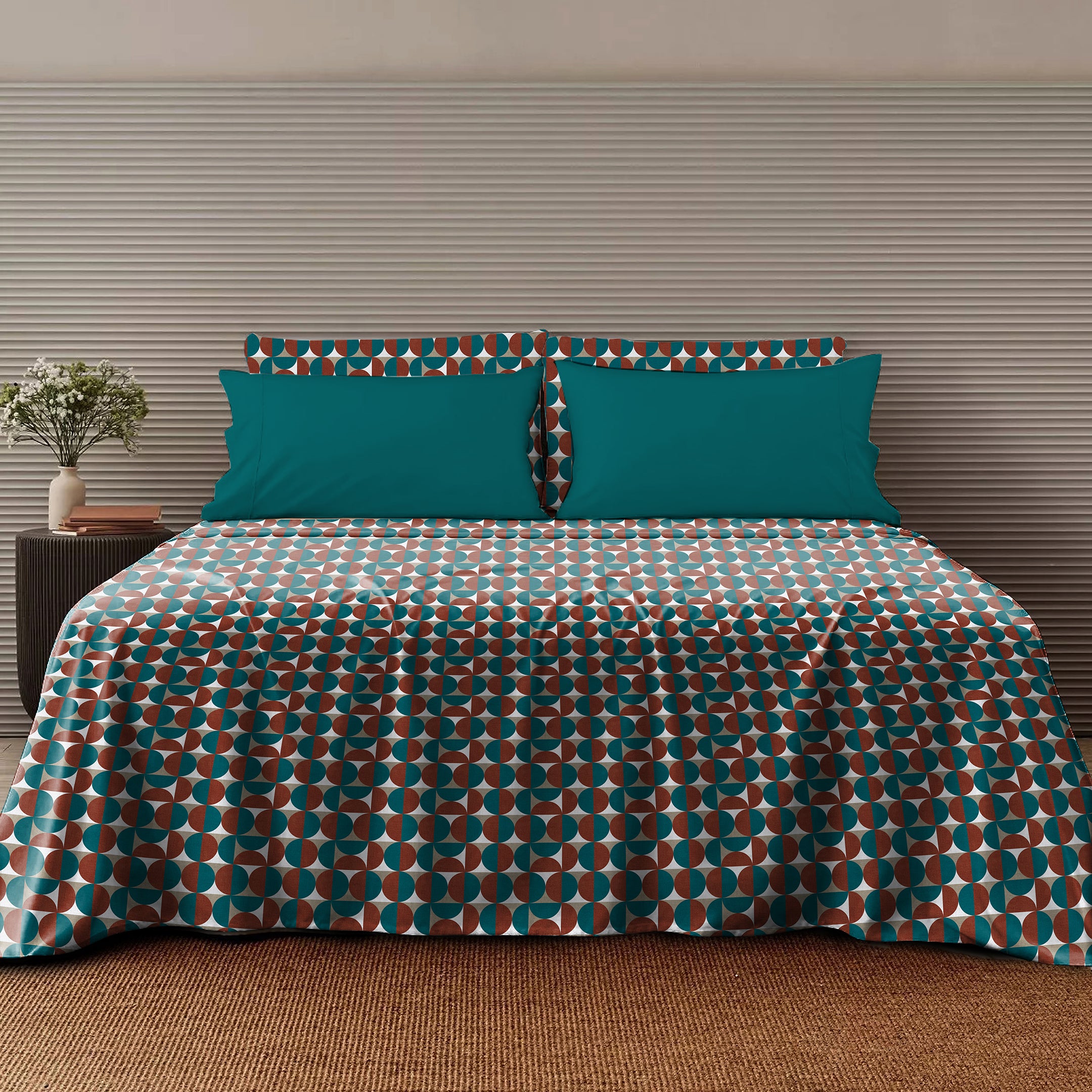 Illusion Circle Bedsheet for Double Bed with 2 PillowCovers King Size (104" X 90") Brown/Teal