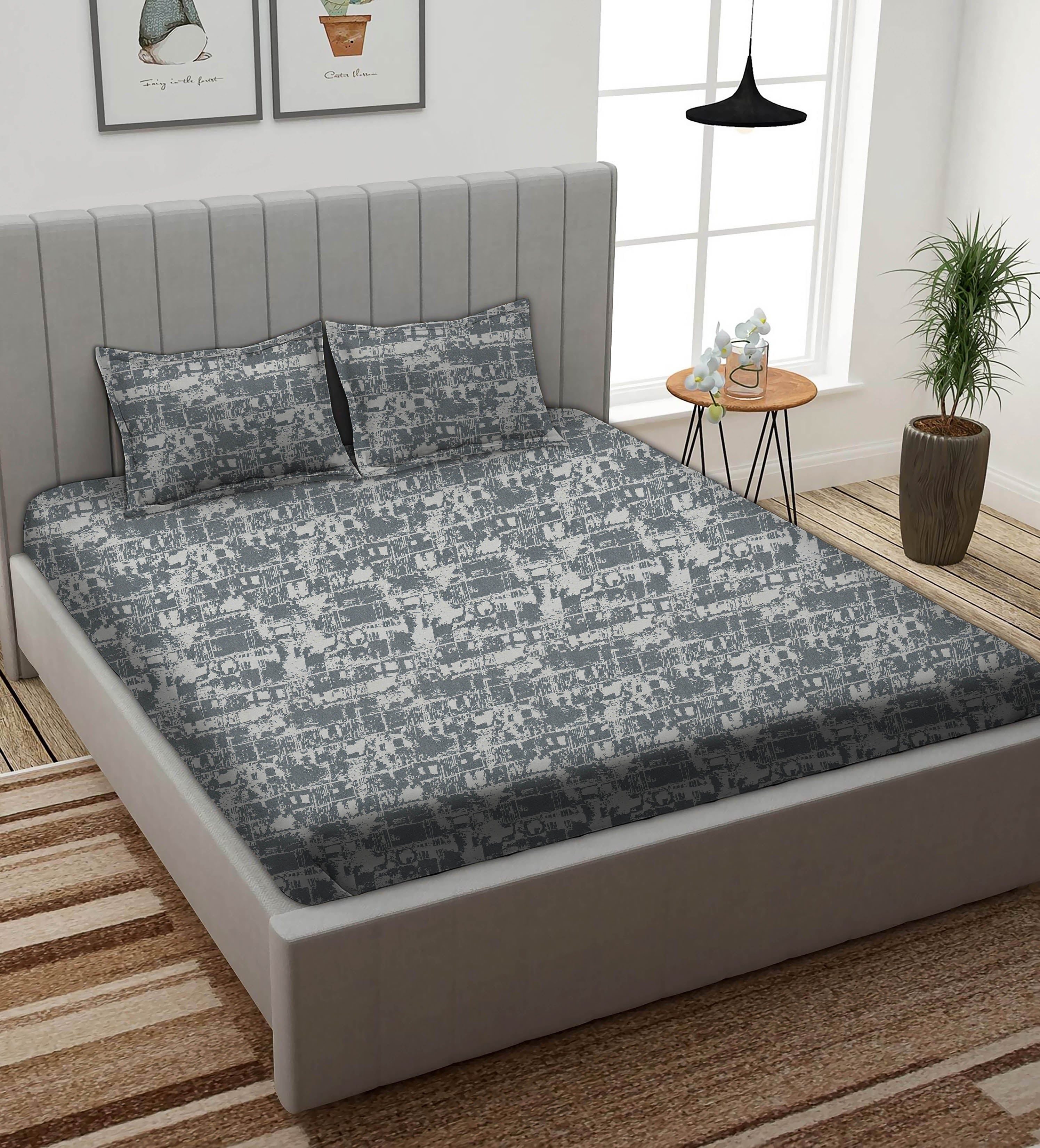 Leo D-Grey Bedcover for Double Bed with 2 Pillow Covers King Size (104" X 90")