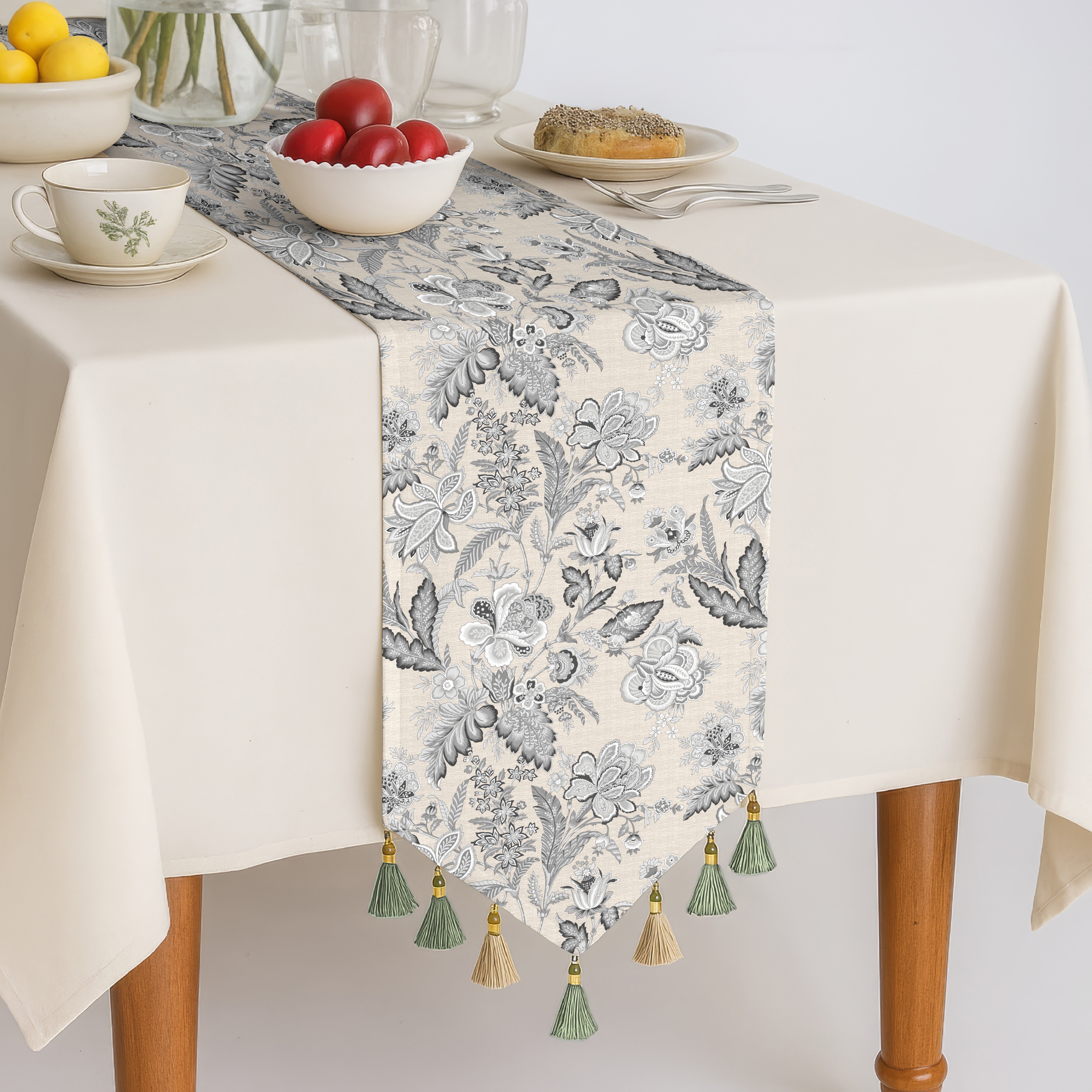 CALVIA GREY MATTY TABLE RUNNER