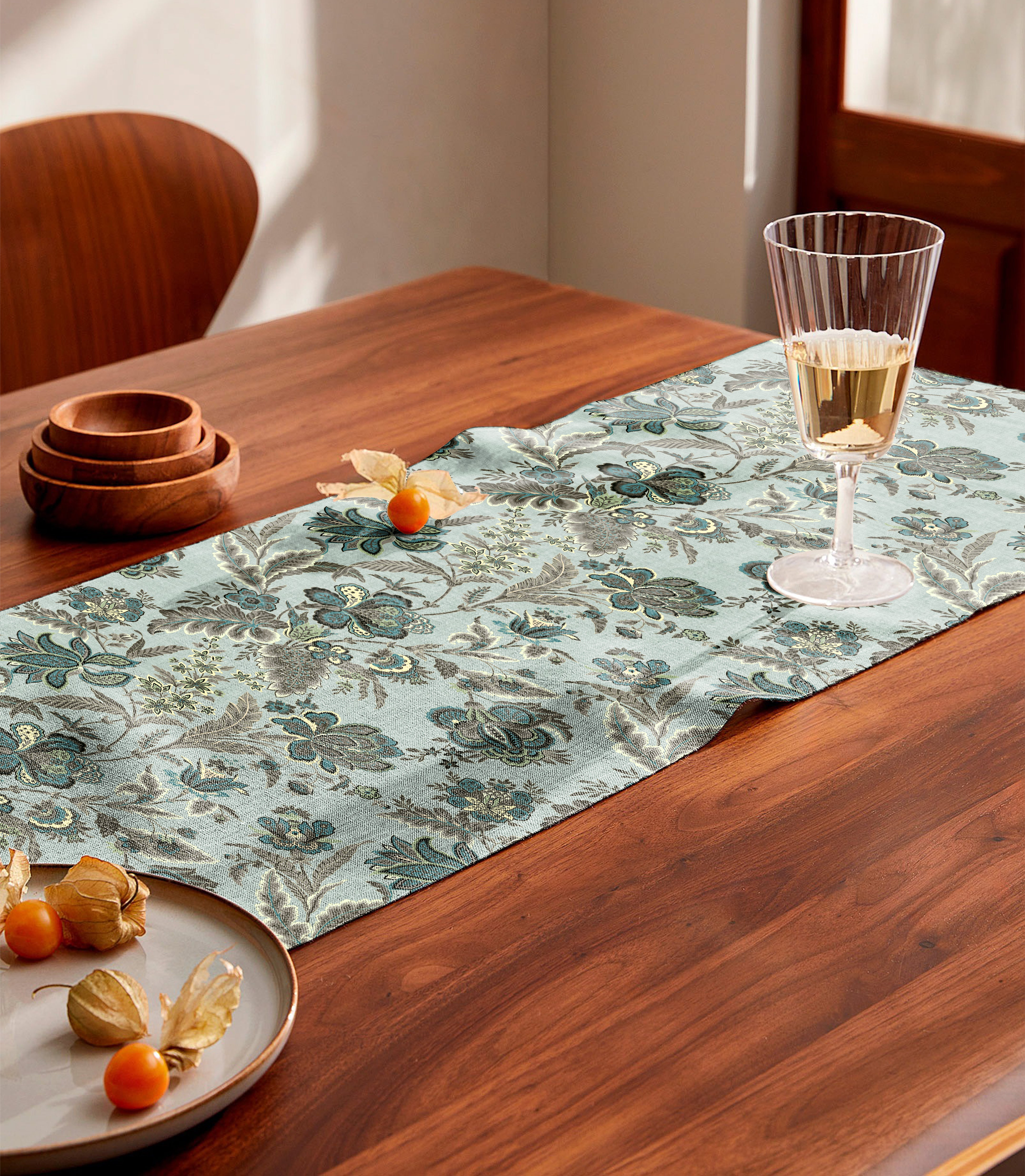 CALVIA GREEN MATTY TABLE RUNNER