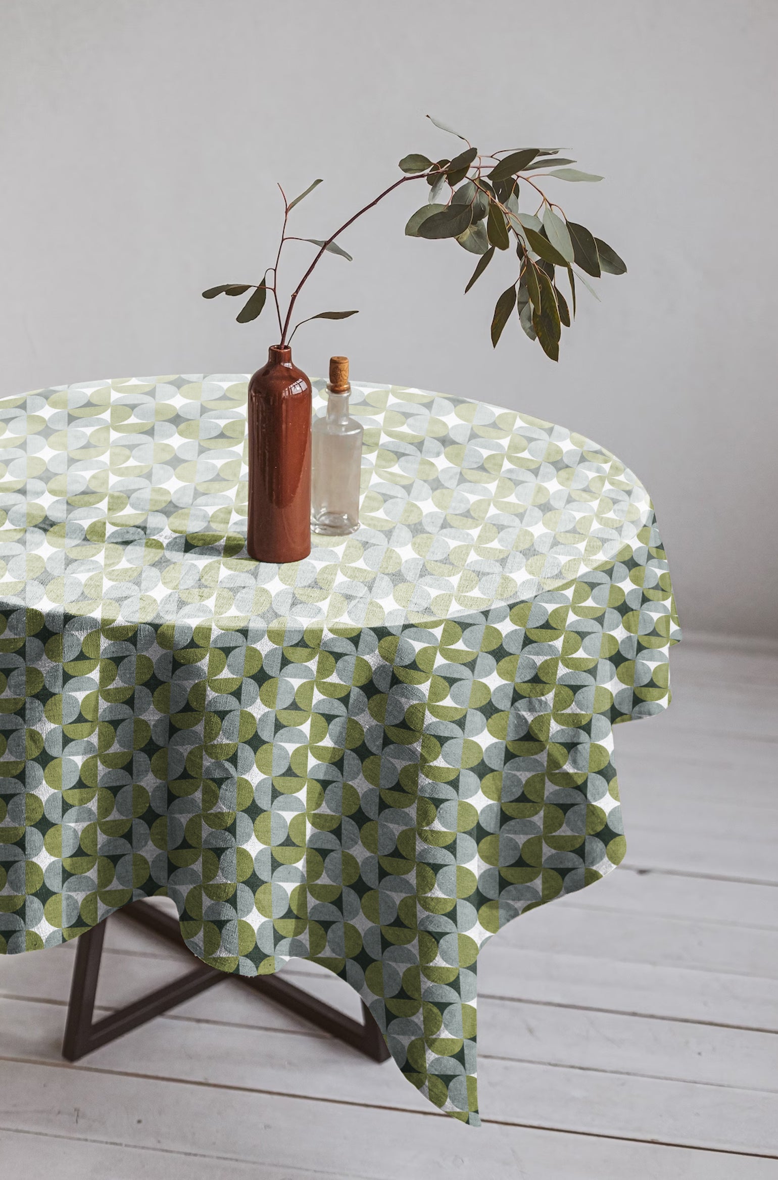 ILLUSION CIRCLE 6 SEATER TABLE CLOTH OLIVE/GREY