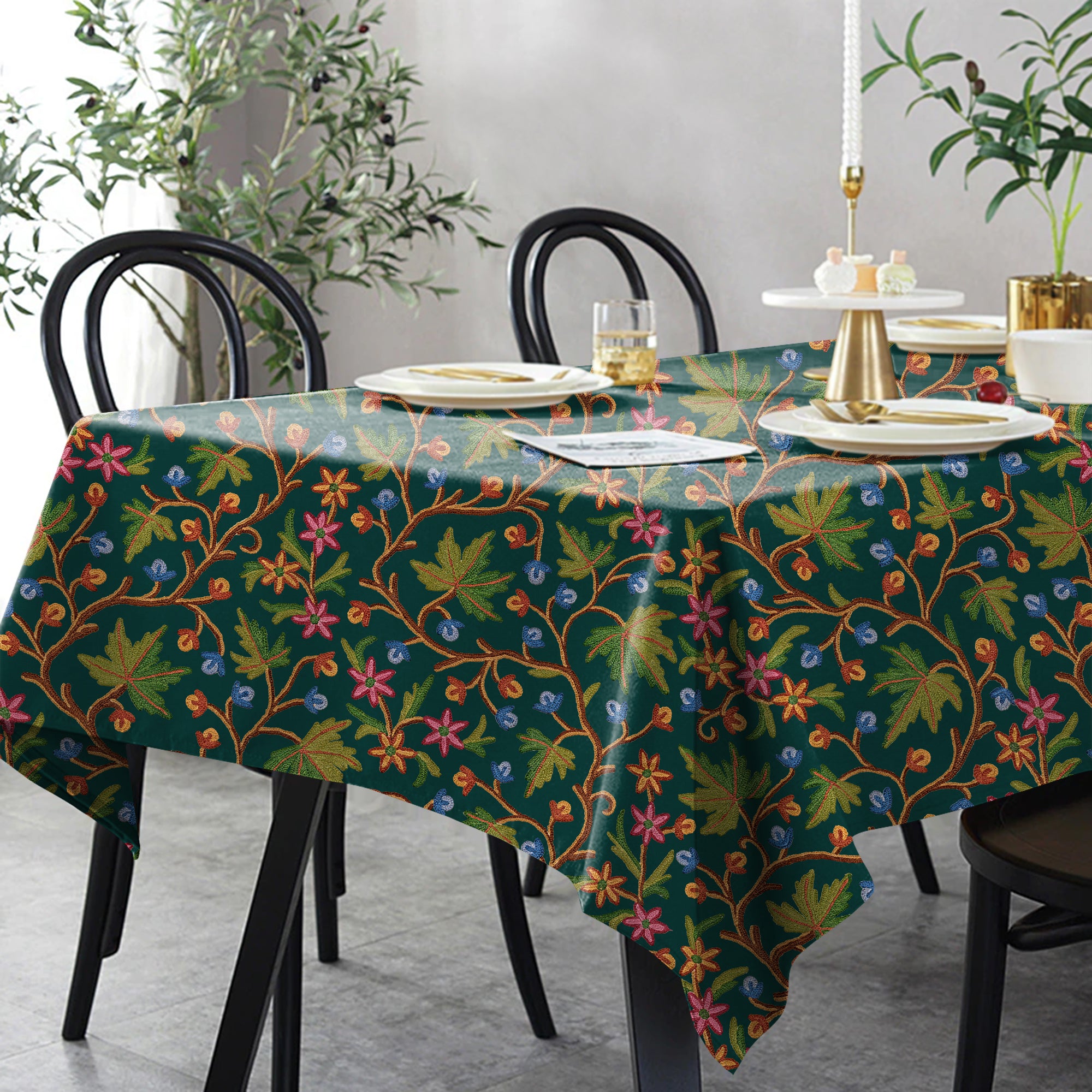 VAROSKI KASHMIRI GABLE GREEN TABLE CLOTH