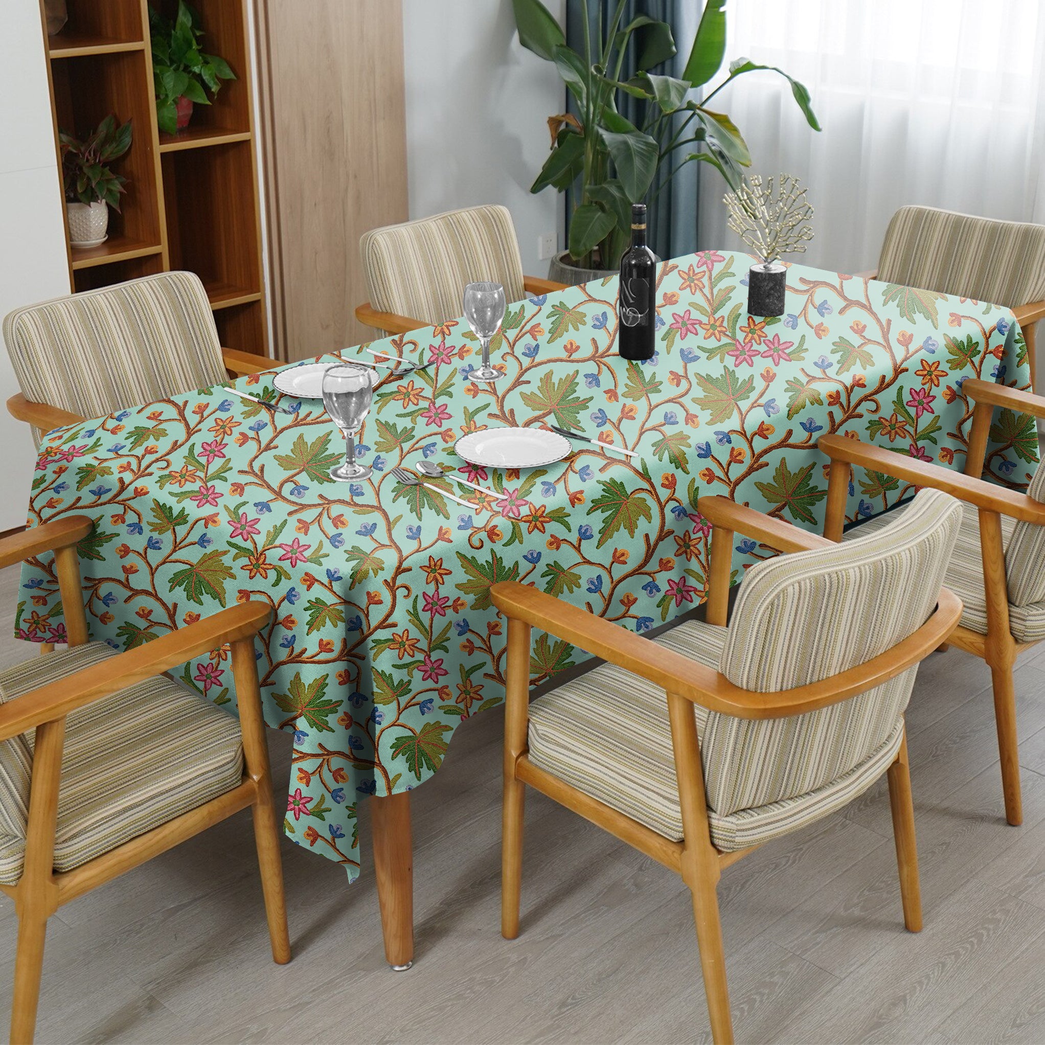 VAROSKI KASHMIRI GREEN 6 SEATER TABLE CLOTH