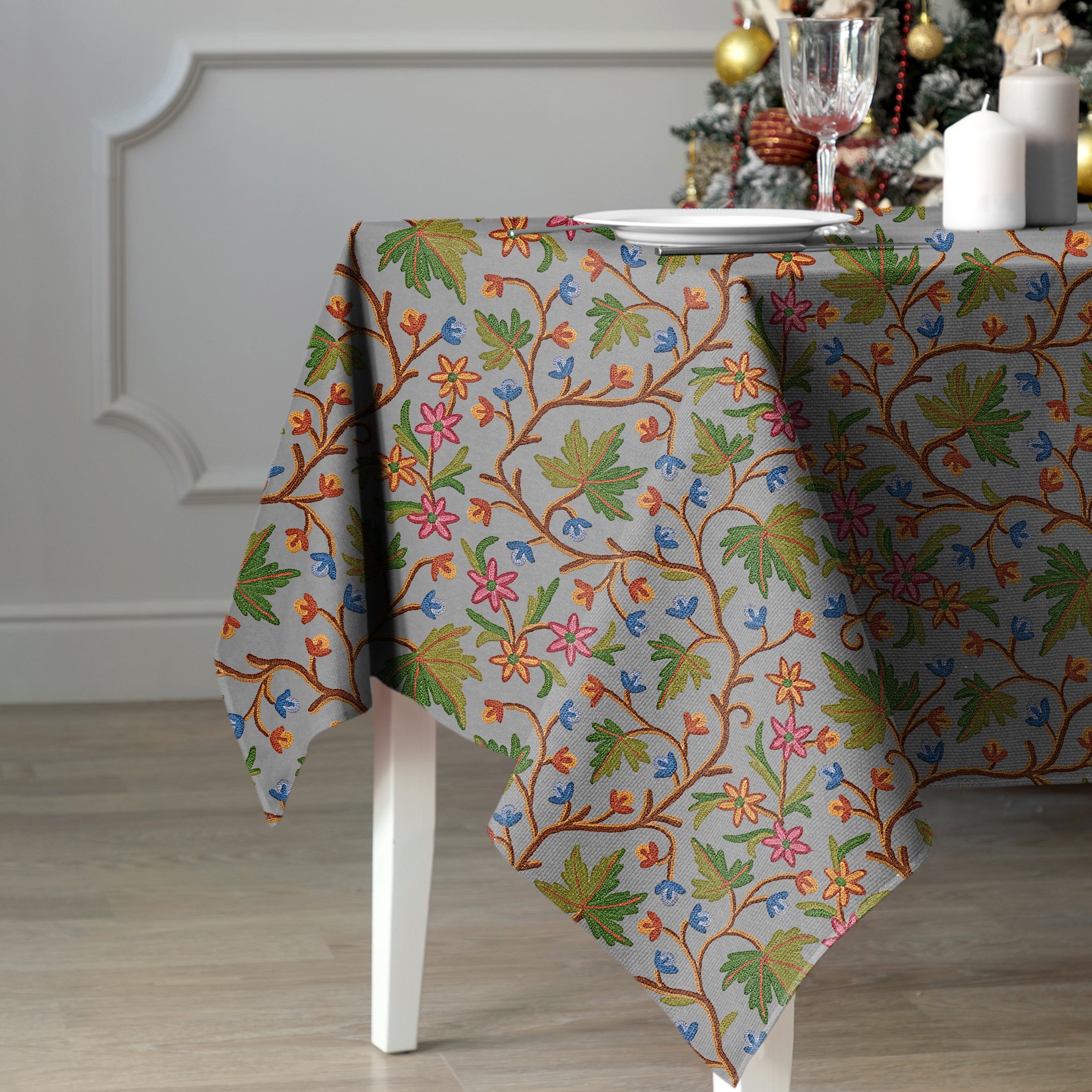 VAROSKI KASHMIRI GREY 6 SEATER TABLE CLOTH