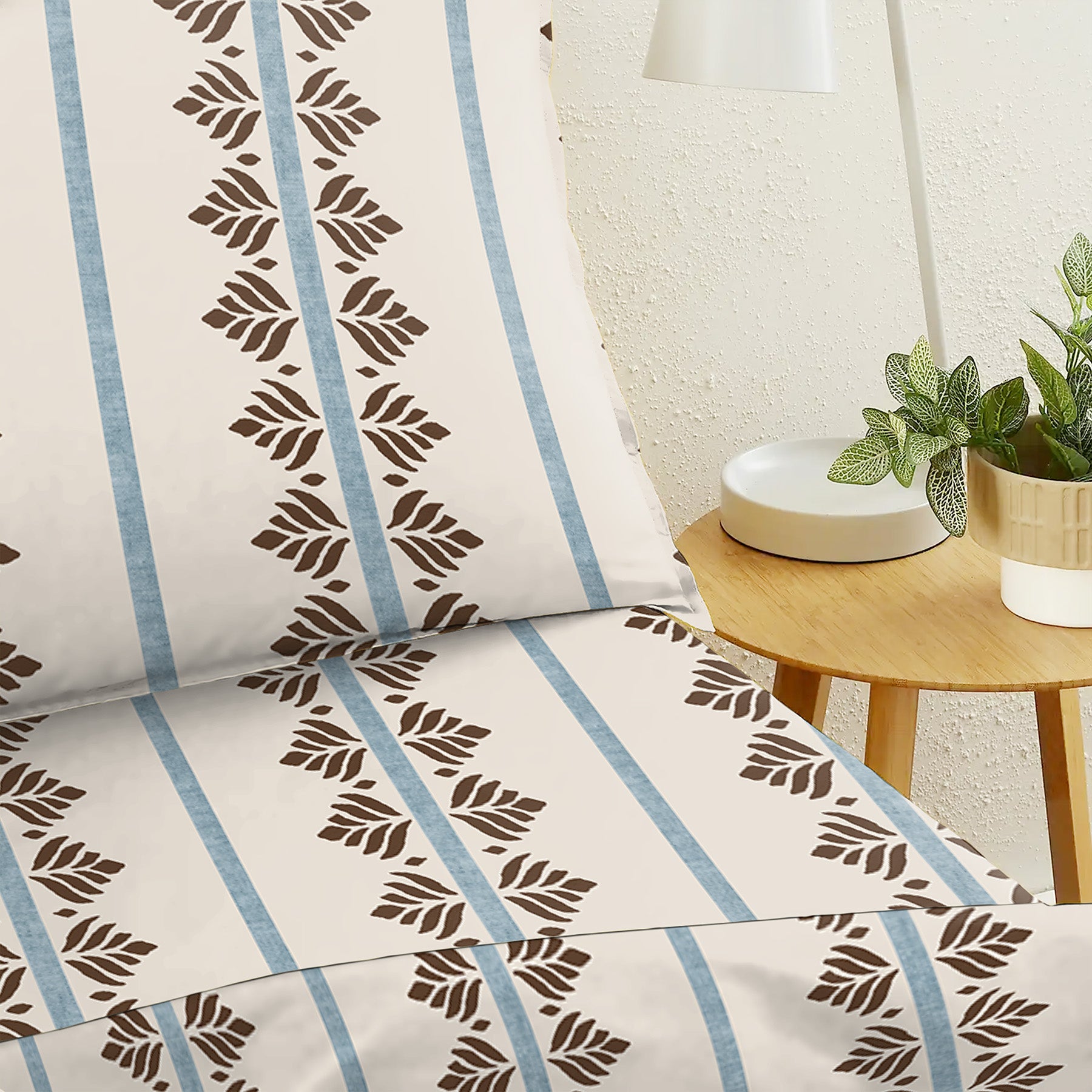 CASABLEU MICROFIBER FERN STRIP PREMIUM BEDSHEET FOR DOUBLE BED WITH 2 PILLOW COVERS SIZE (104" X 90")