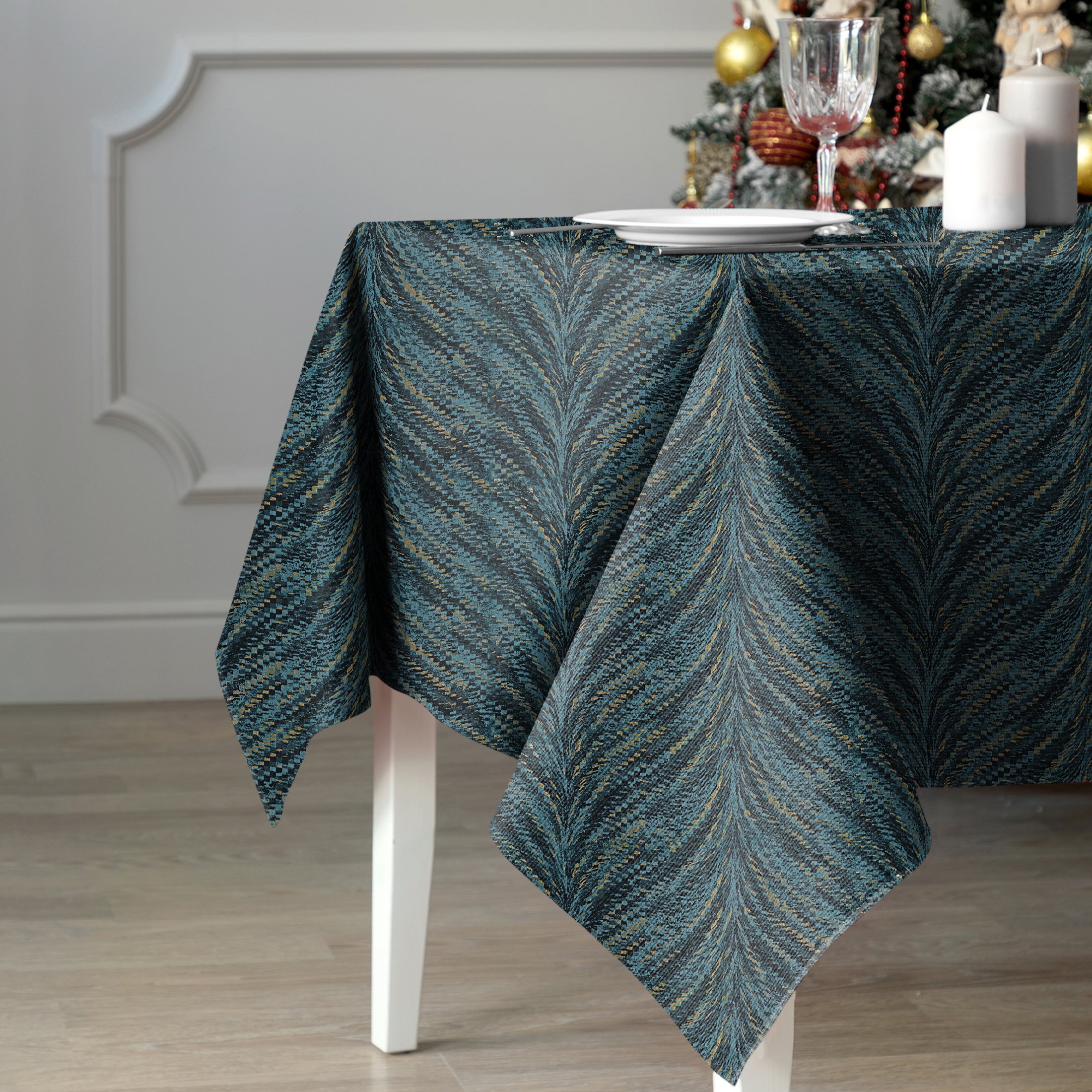 Luxor Teal 6 Seater Table Cloth