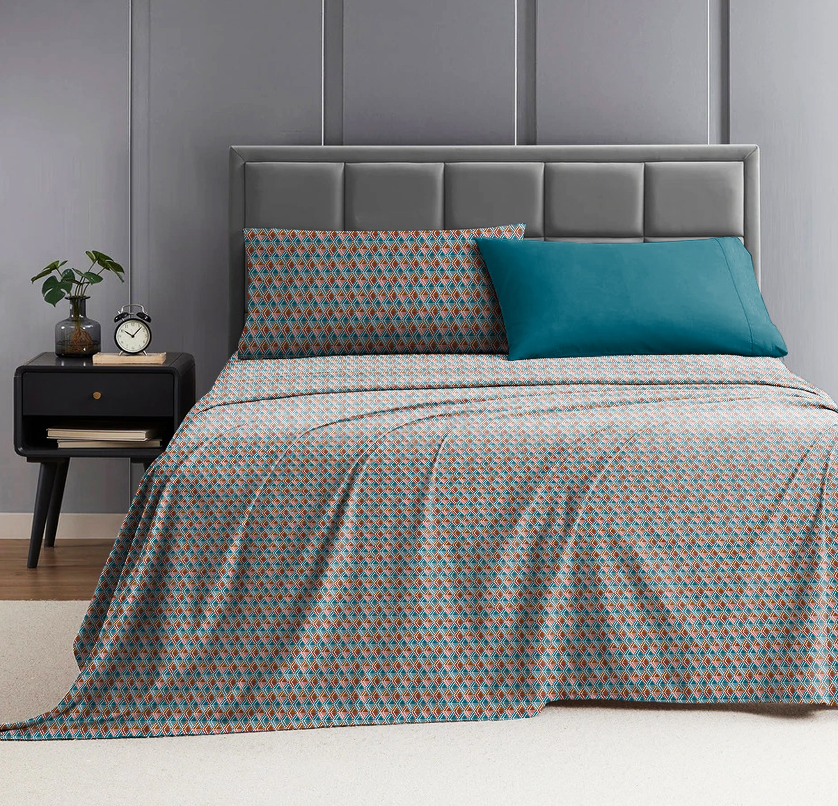 Illusion Multi Triangle Bedsheet for Double Bed with 2 PillowCovers King Size (104" X 90") Camel/Pink