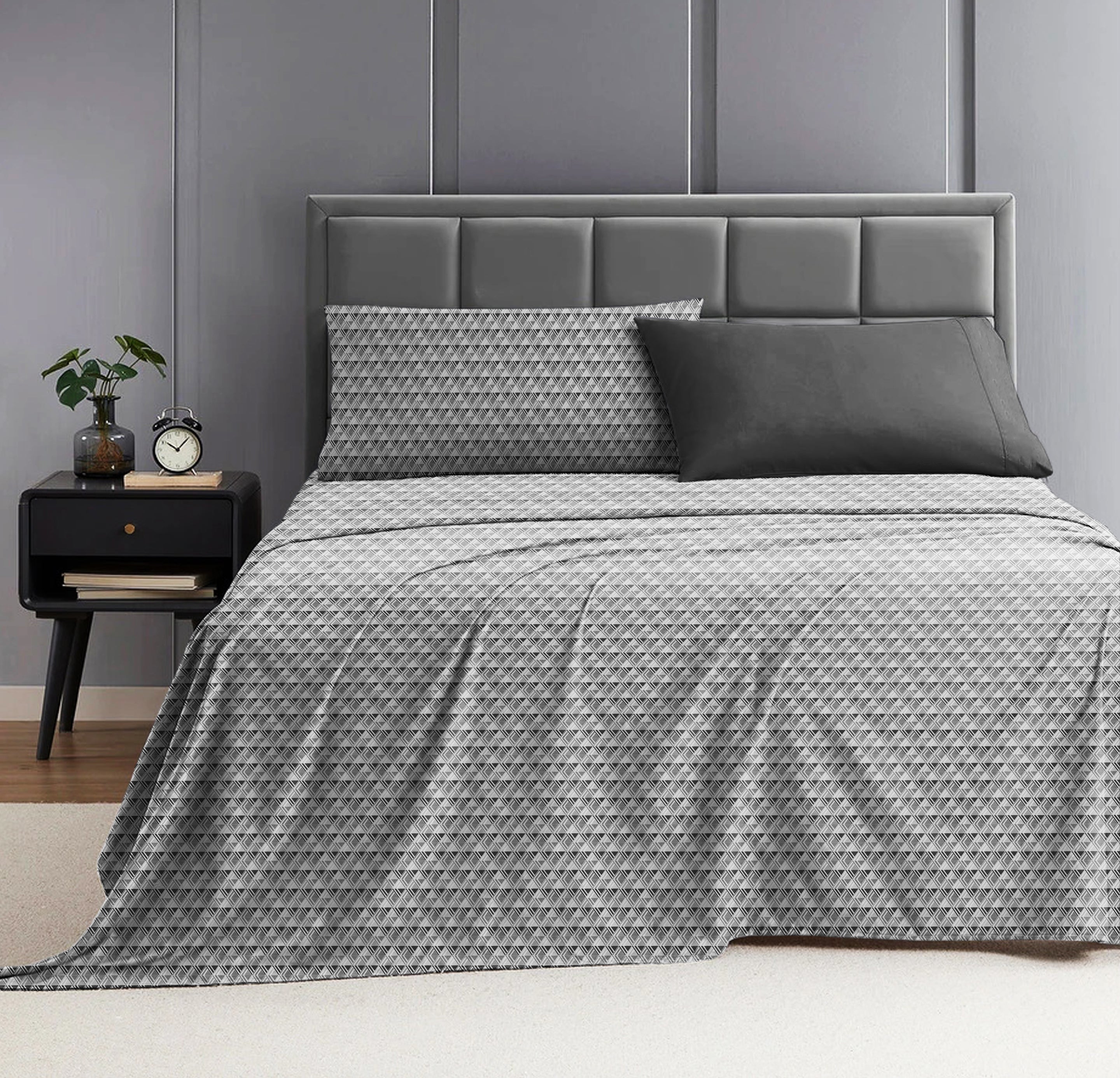Illusion Multi Triangle Bedsheet for Double Bed with 2 PillowCovers King Size (104" X 90") Black/Grey