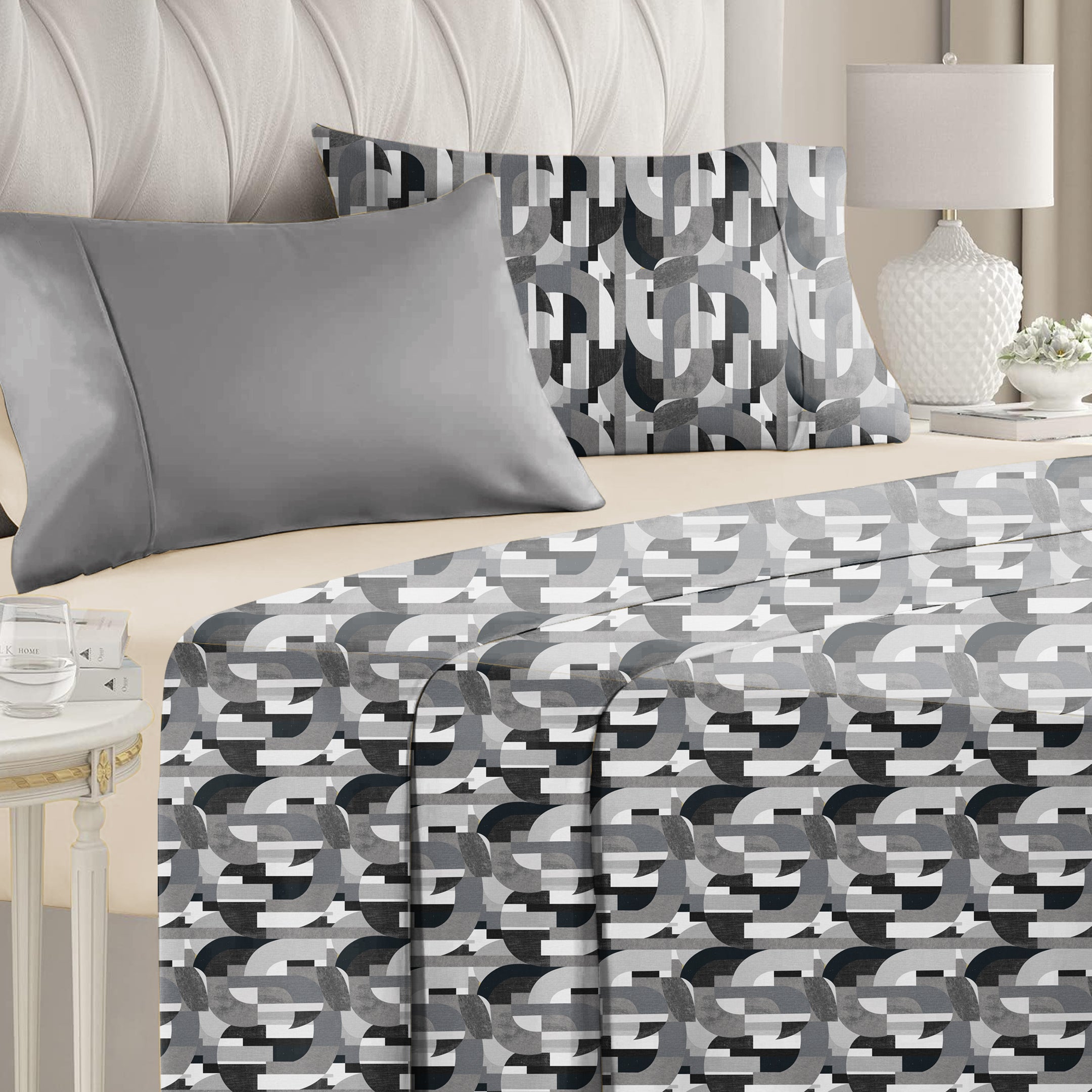 illusion Curves Bedsheet for Double Bed with 2 PillowCovers King Size (104" X 90") Black/Gray