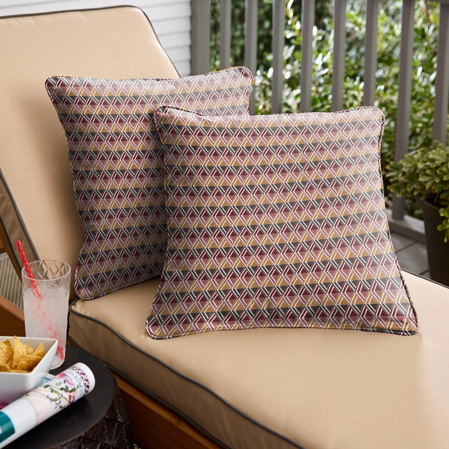 ILLUSION MULTI TRIANGLE DIGITAL PRINTED CUSHION COVER CAMEL/BLACK (Pack of 2)