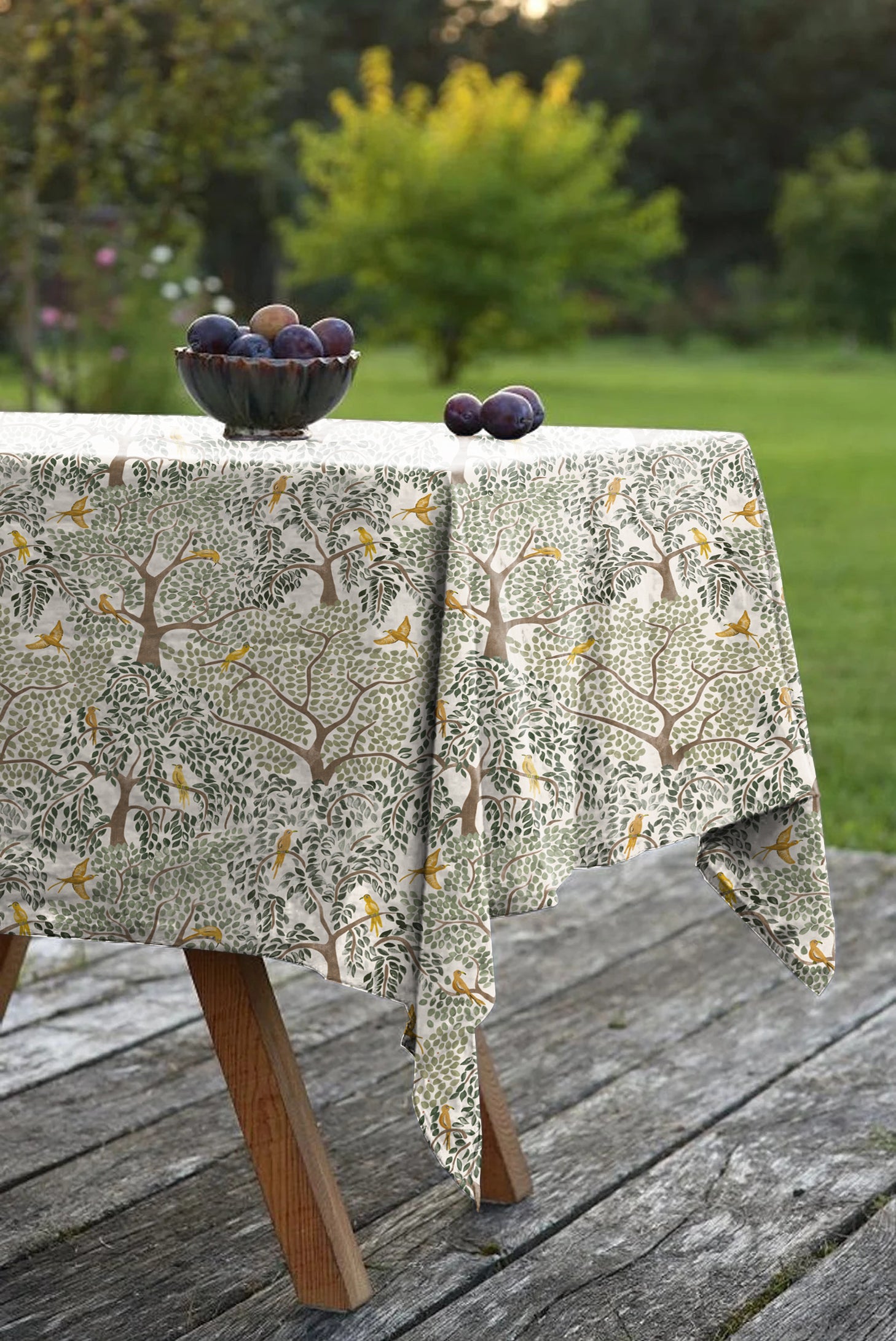 BOTANICAL 6 SEATER TABLE CLOTH