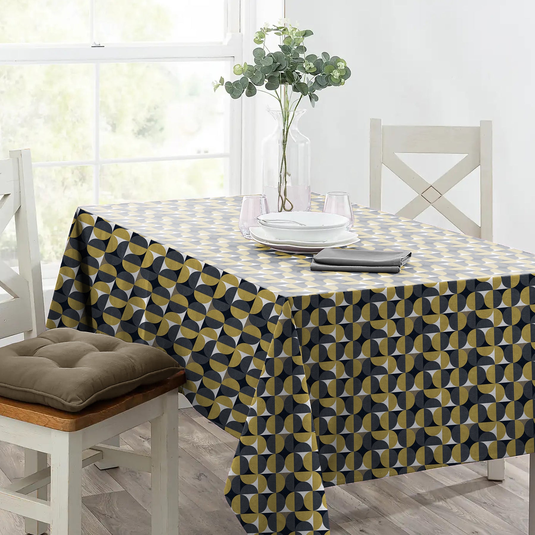 ILLUSION CIRCLE 6 SEATER TABLE CLOTH YELLOW/BLACK