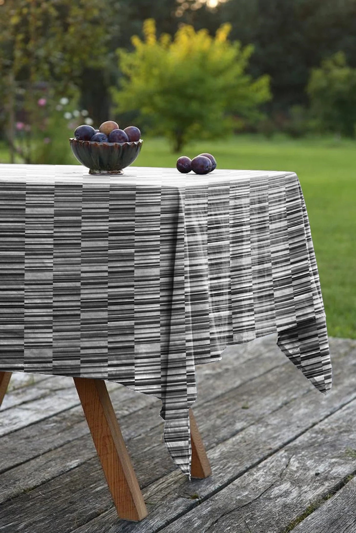 ILLUSION DASH 6 SEATER TABLE CLOTH BLACK/GREY