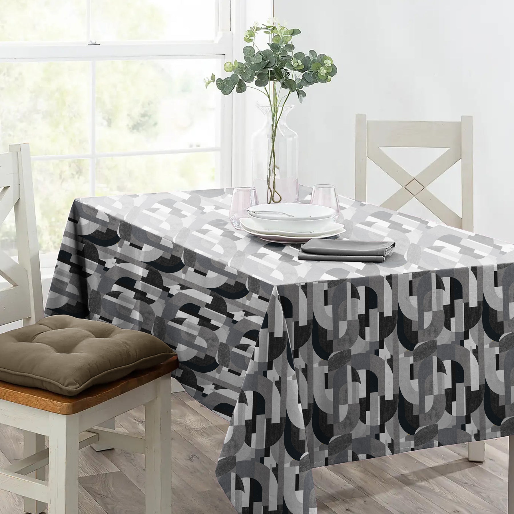 ILLUSION CURVES 6 SEATER TABLE CLOTH BLACK/GRAY