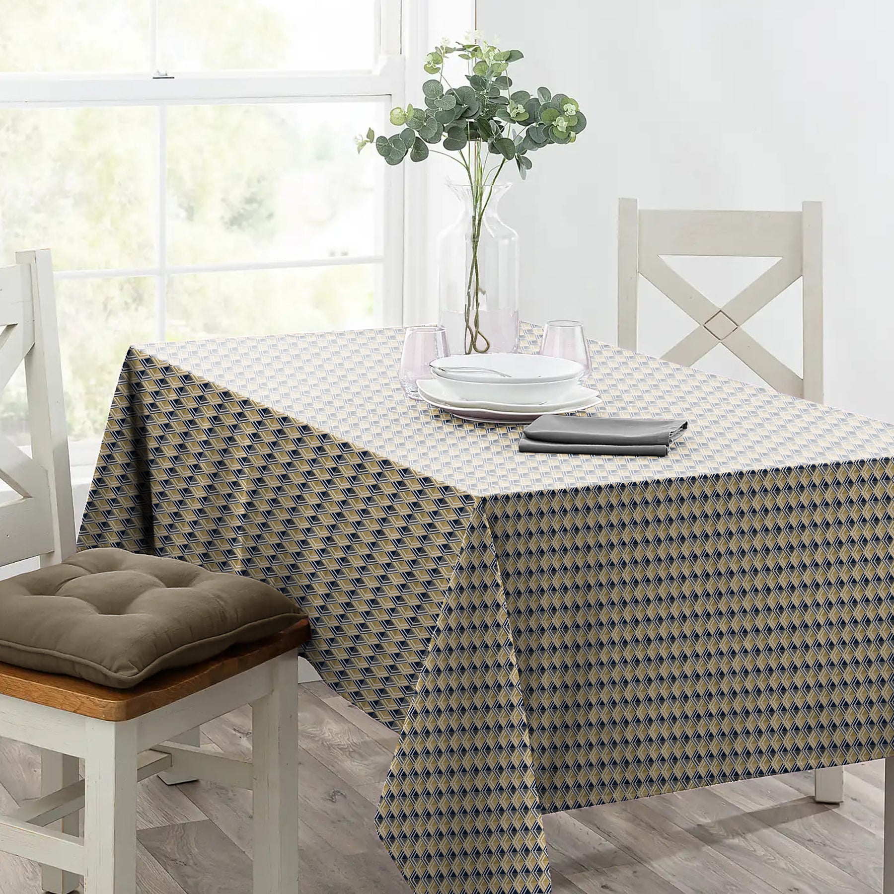 ILLUSION MULTI TRIANGLE 6 SEATER TABLE CLOTH YELLOW/BLACK