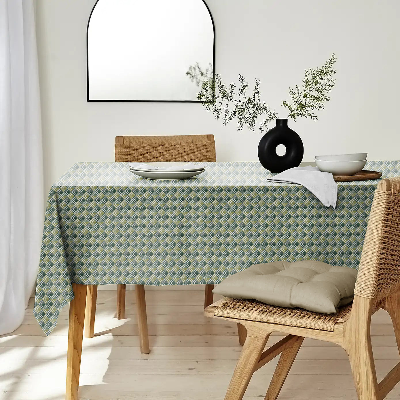 ILLUSION MULTI TRIANGLE 6 SEATER TABLE CLOTH OLIVE/GREEN