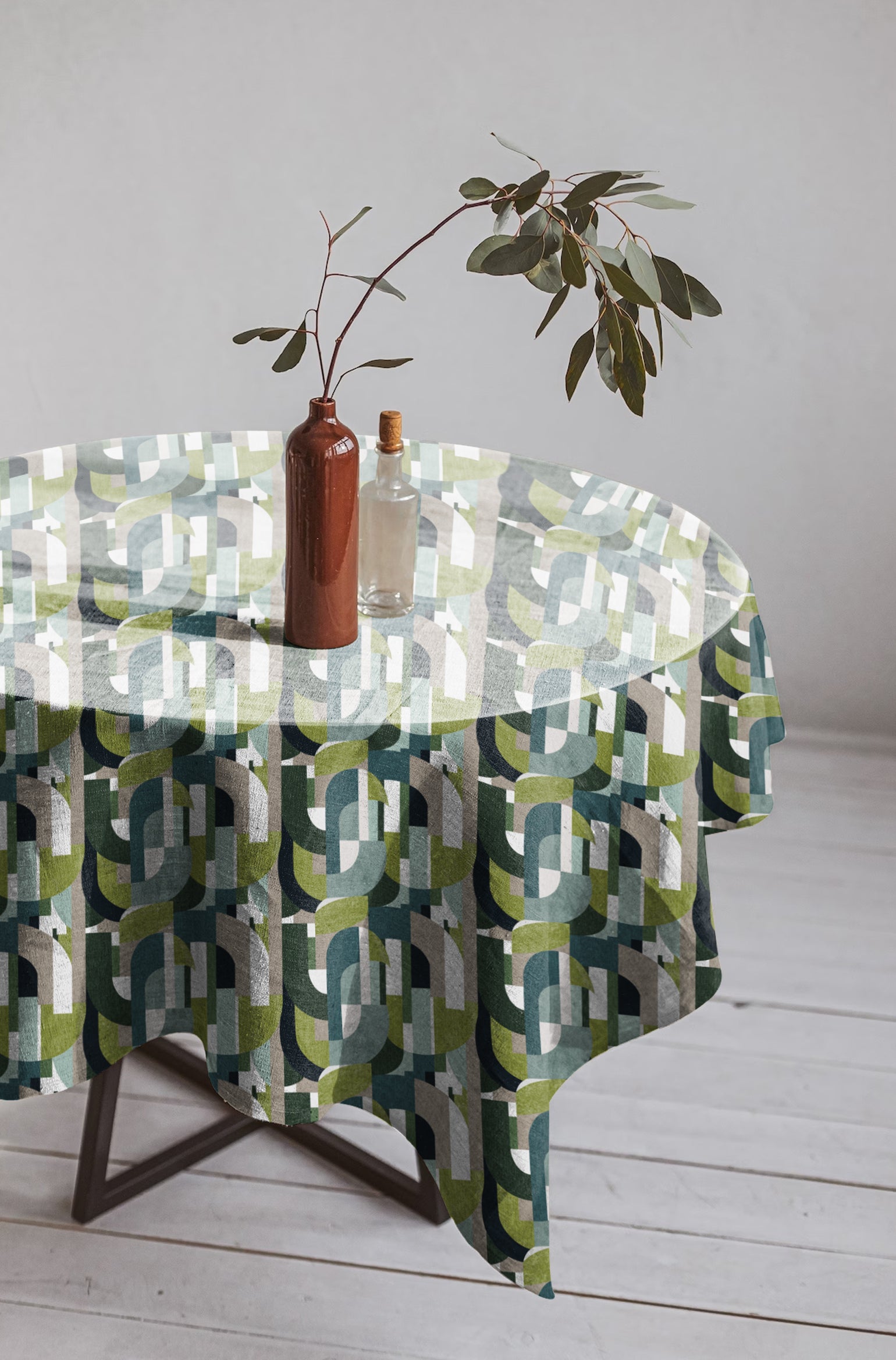 ILLUSION CURVES 6 SEATER TABLE CLOTH TEAL/OLIVE