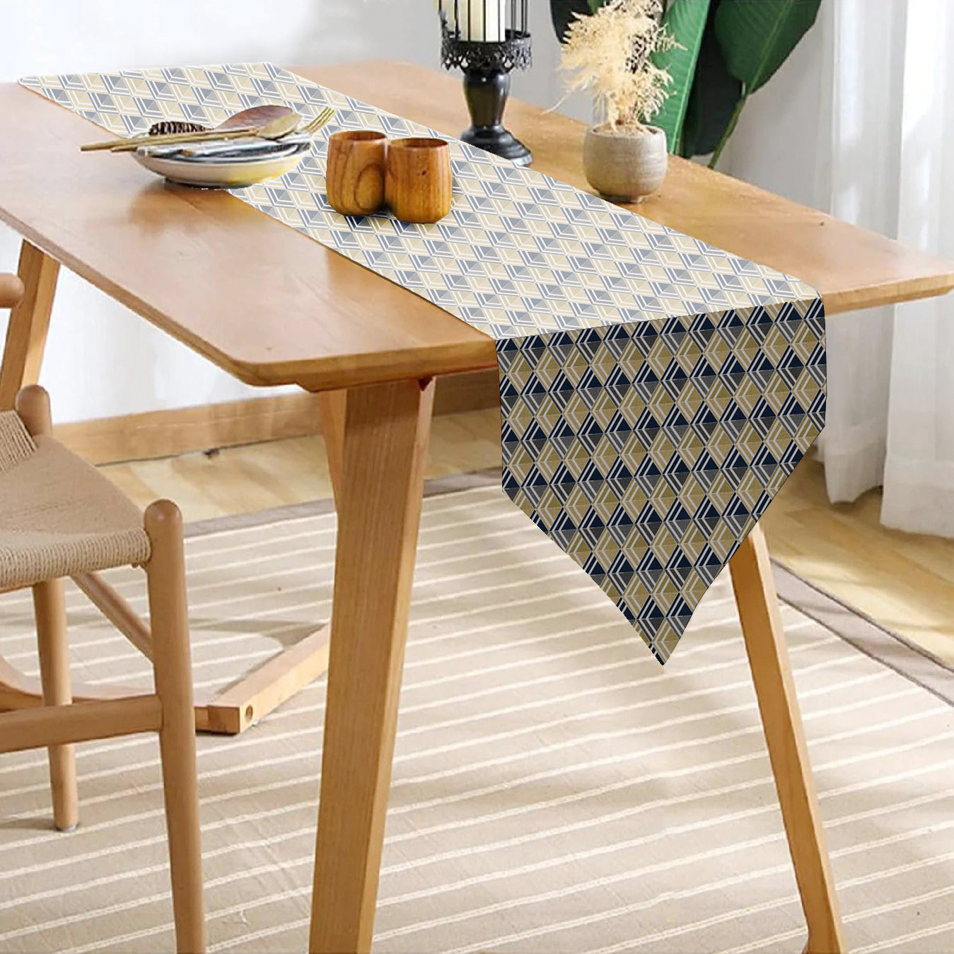 ILLUSION TABLE RUNNER MULTI TRIANGLE YELLOW/BLACK MATTY (12X72 INCH) DIGITAL PRINTED